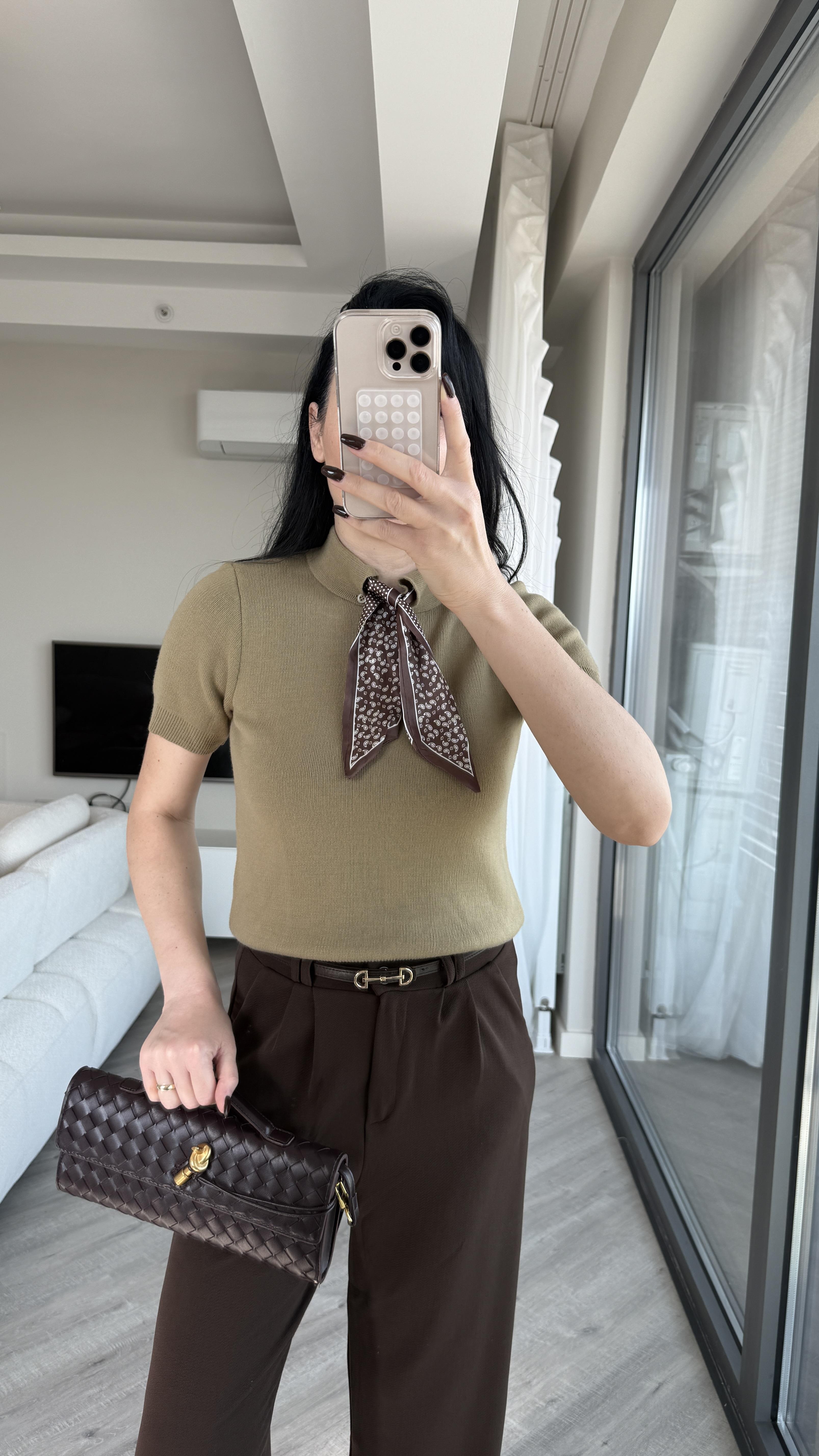 Haki Fular Detaylı Triko