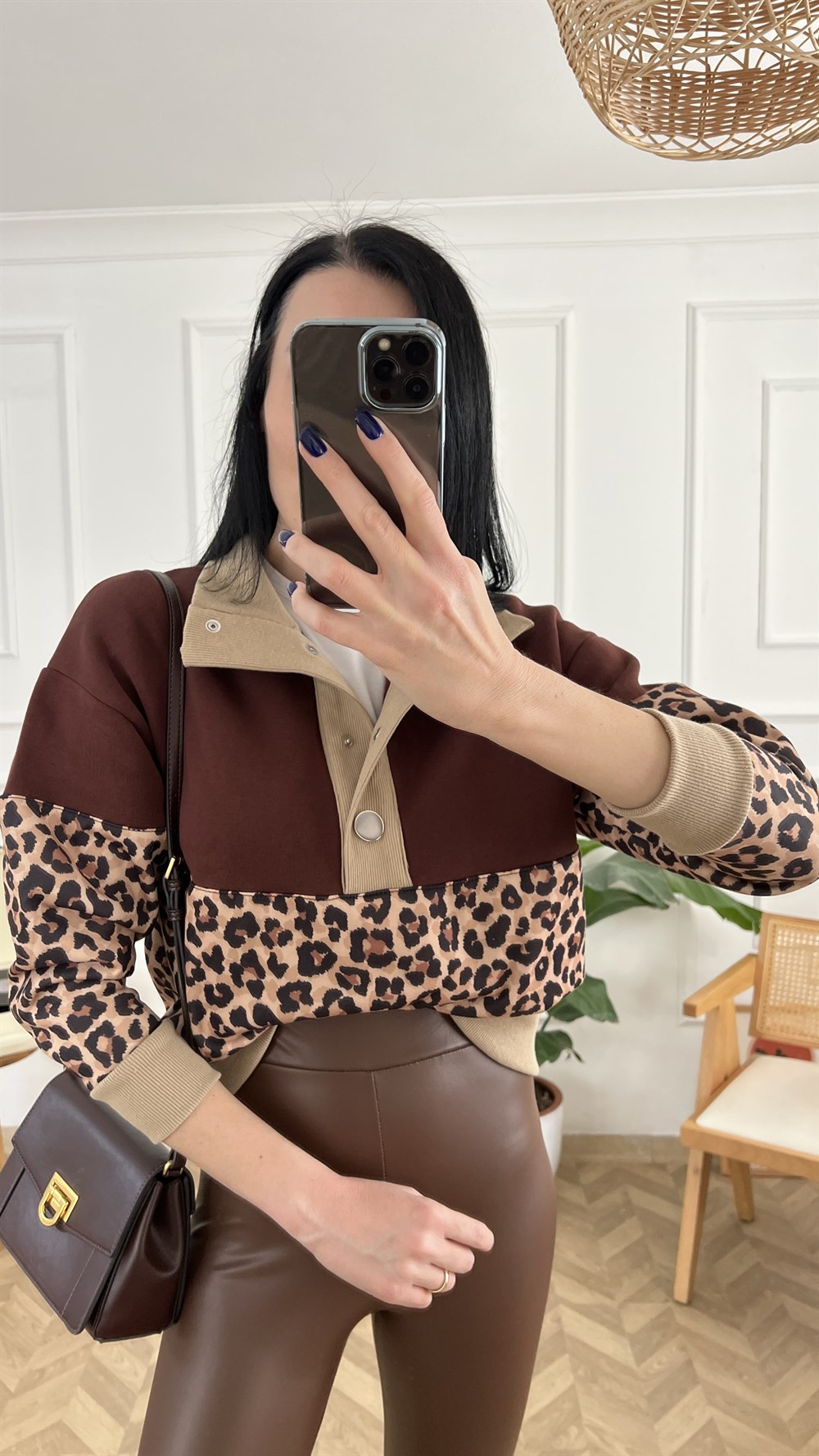 Kahve Leopar Desen Yakası Çıtçıt Detaylı Sweat