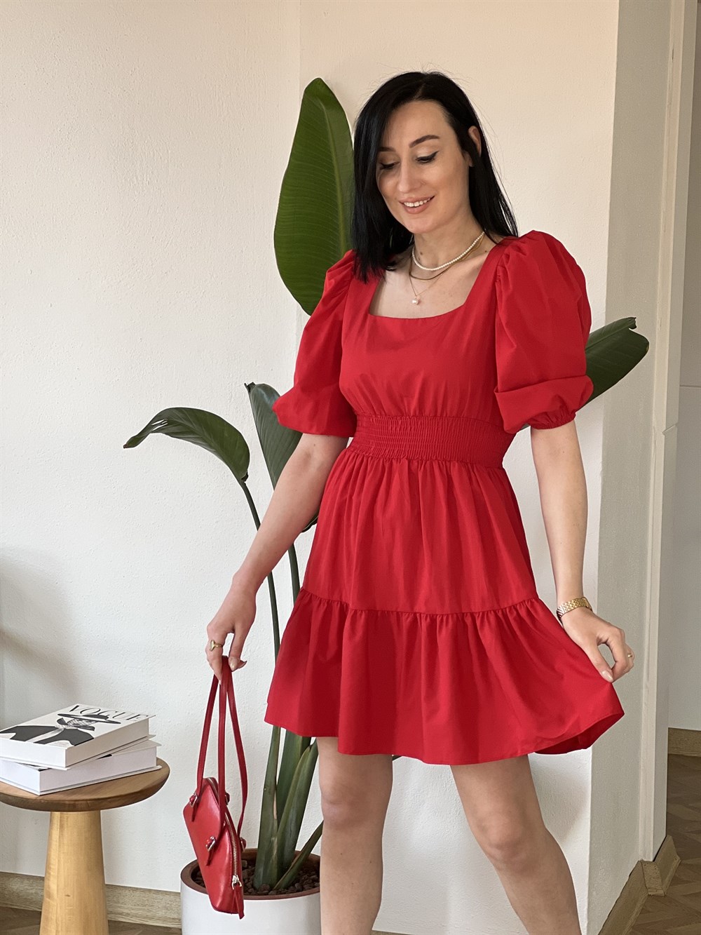 Kırmızı Beli Gipe Detaylı Elbise