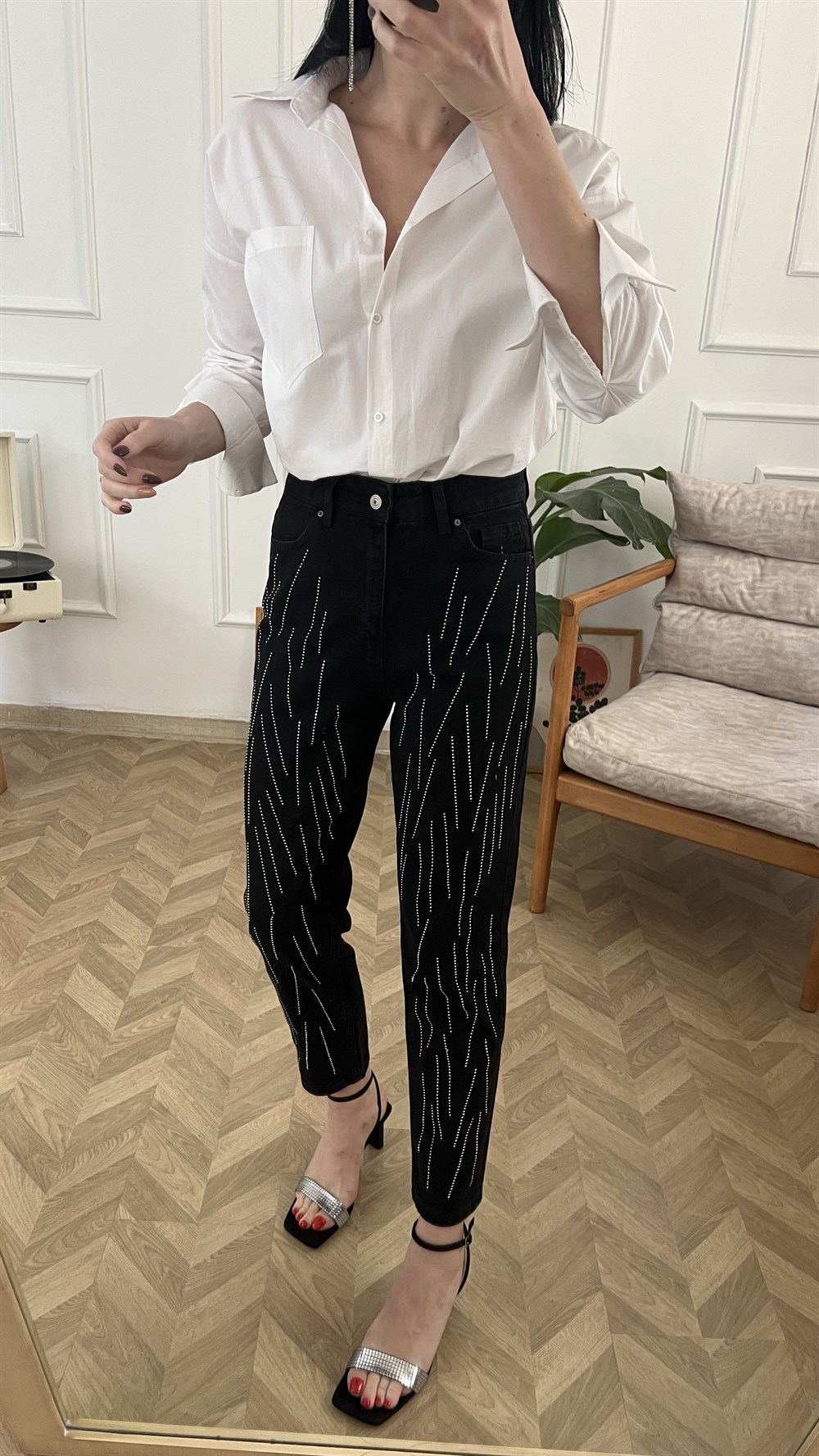 Koyu Füme Taşlı Mom Jean