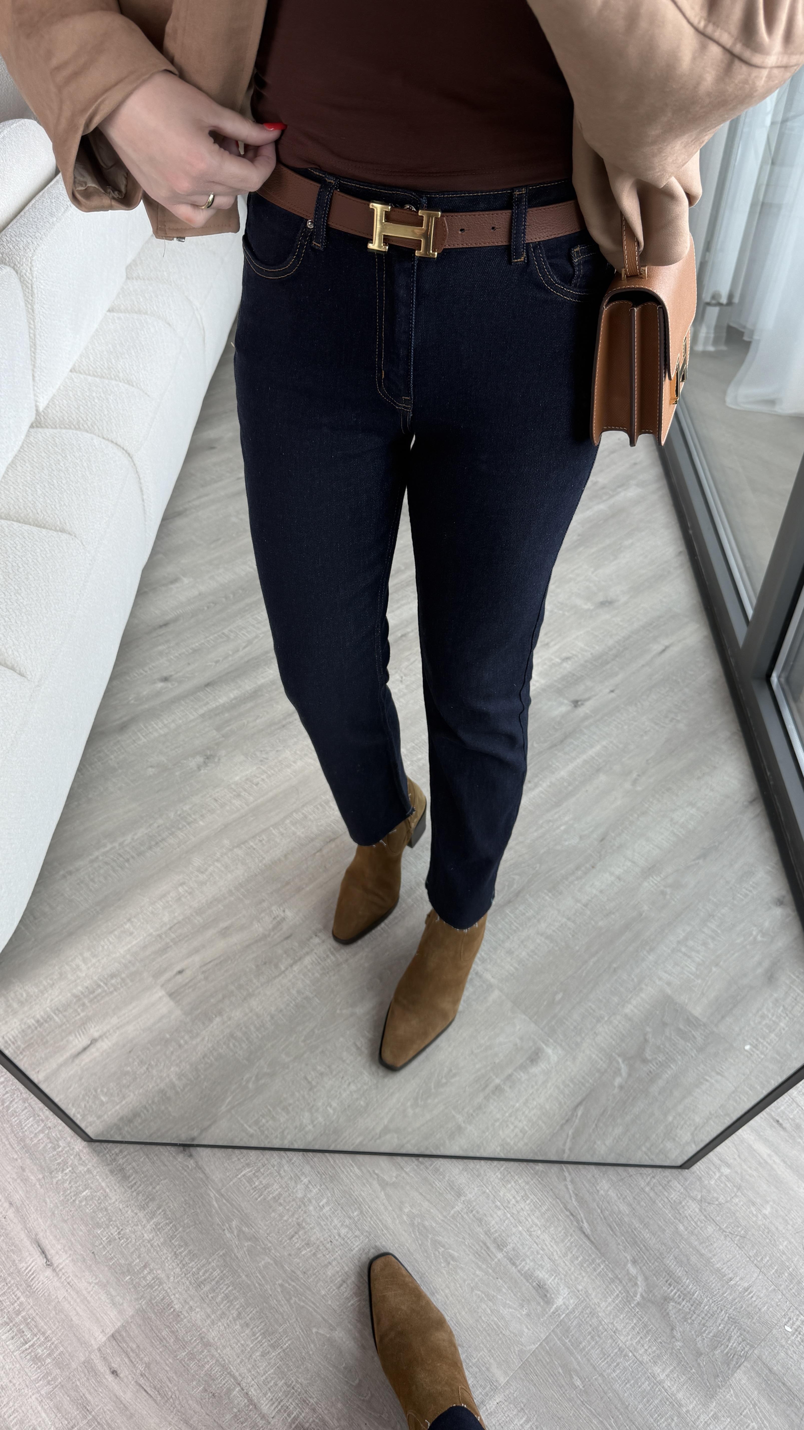 Koyu Lacivert Paça Kesik Straight Jean