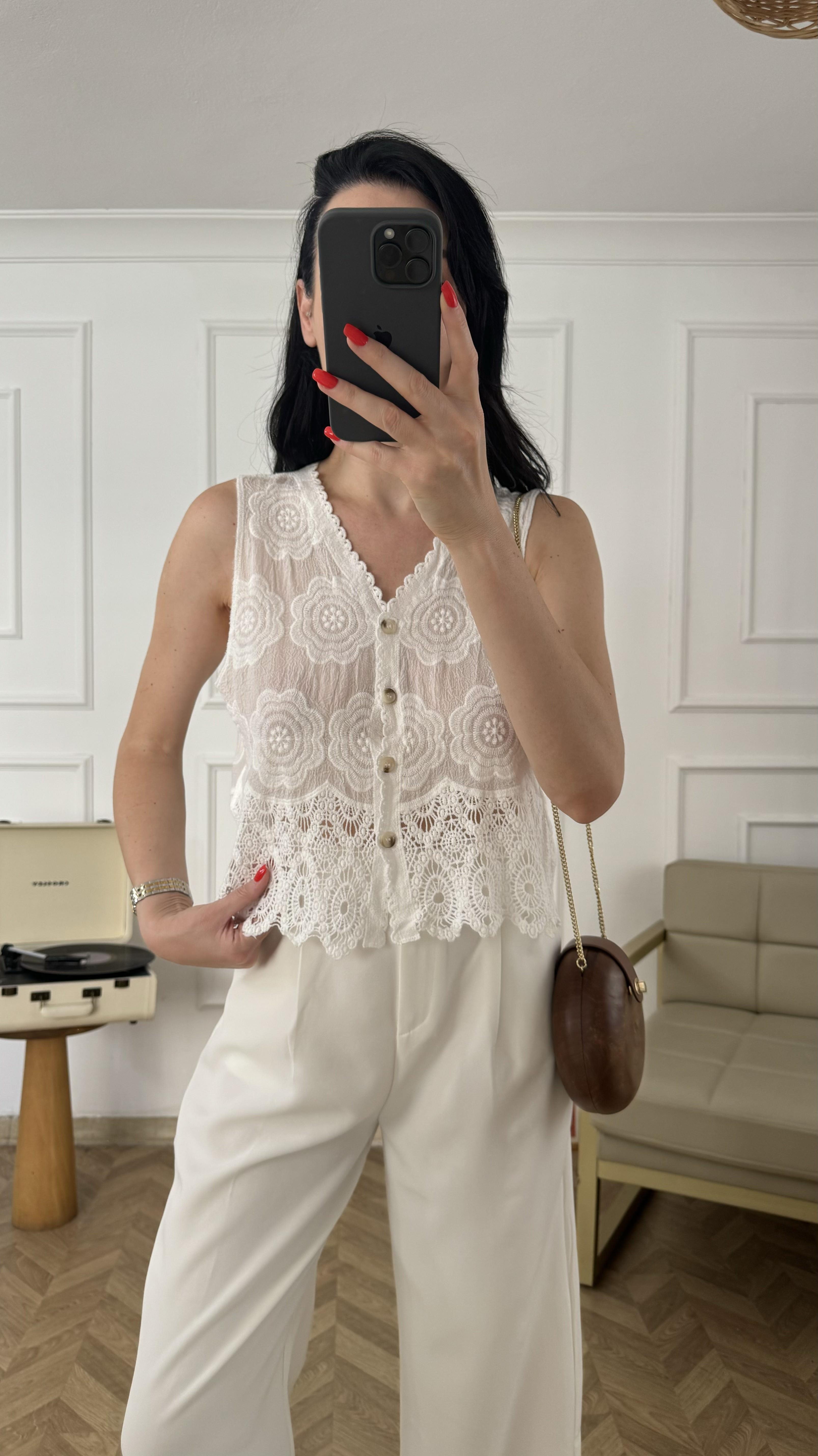 Kroşe Detaylı Yelek