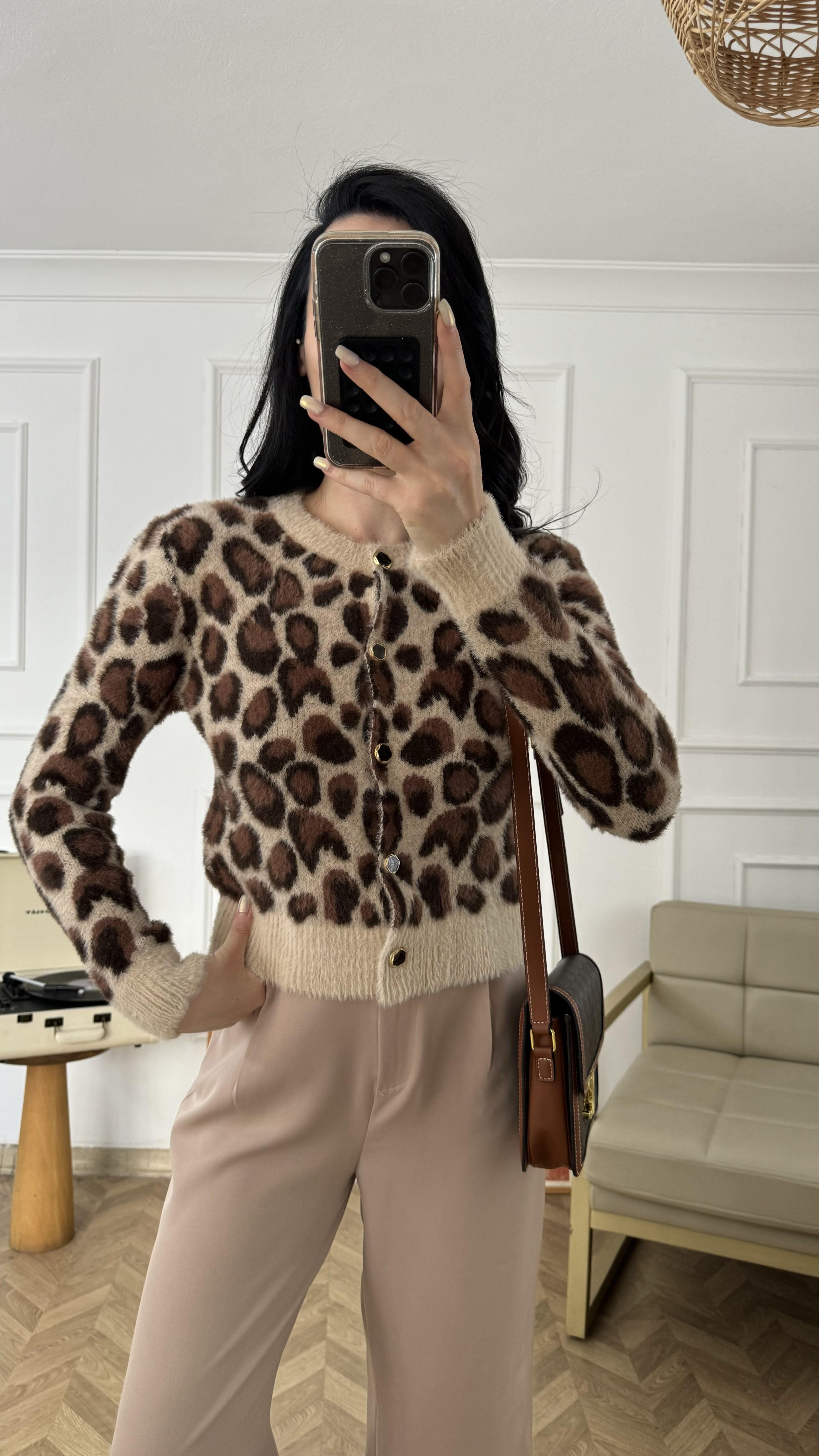 Leopar Desenli Sakallı Hırka
