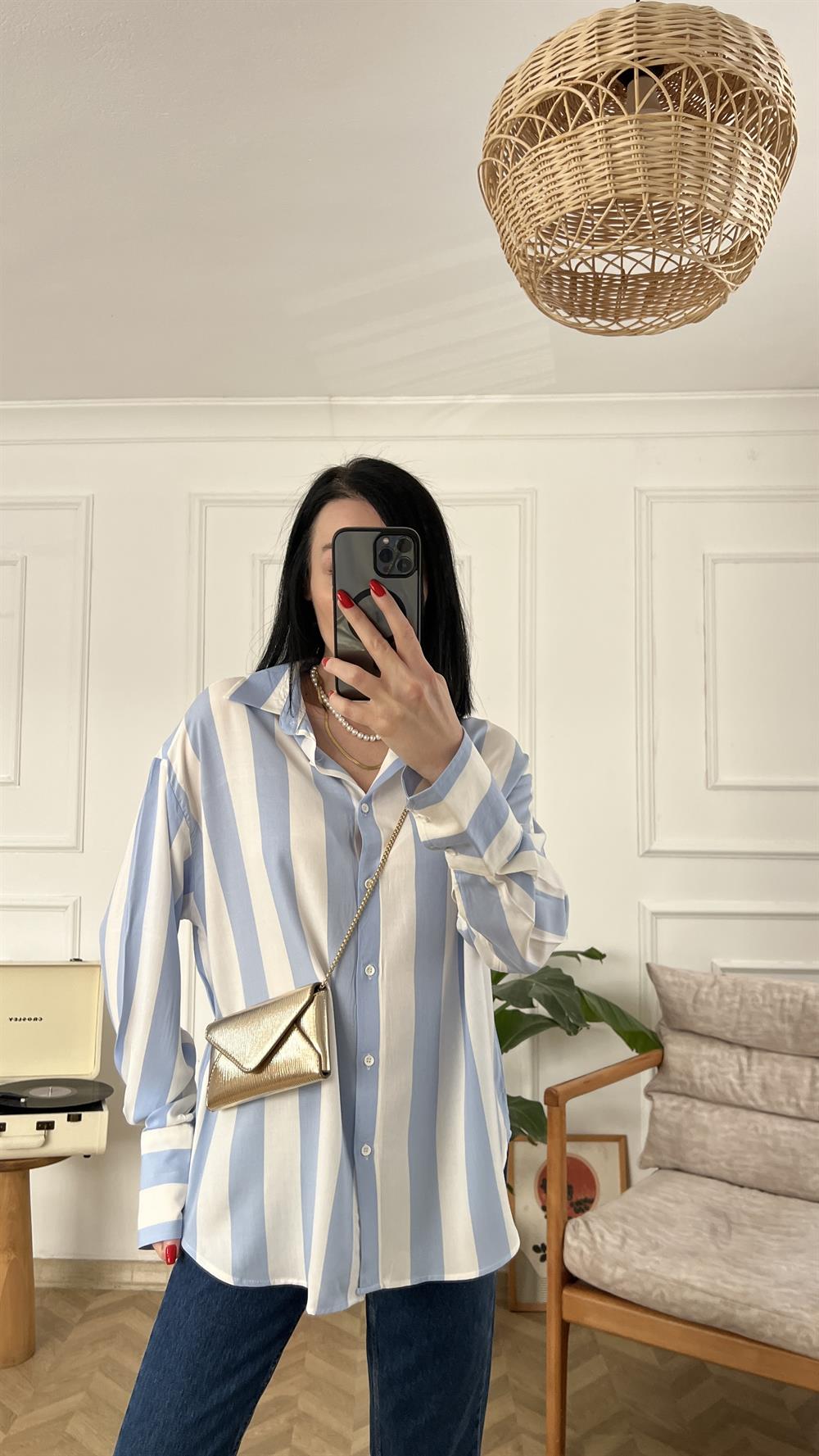 Mavi Beyaz Çizgili Oversize Gömlek