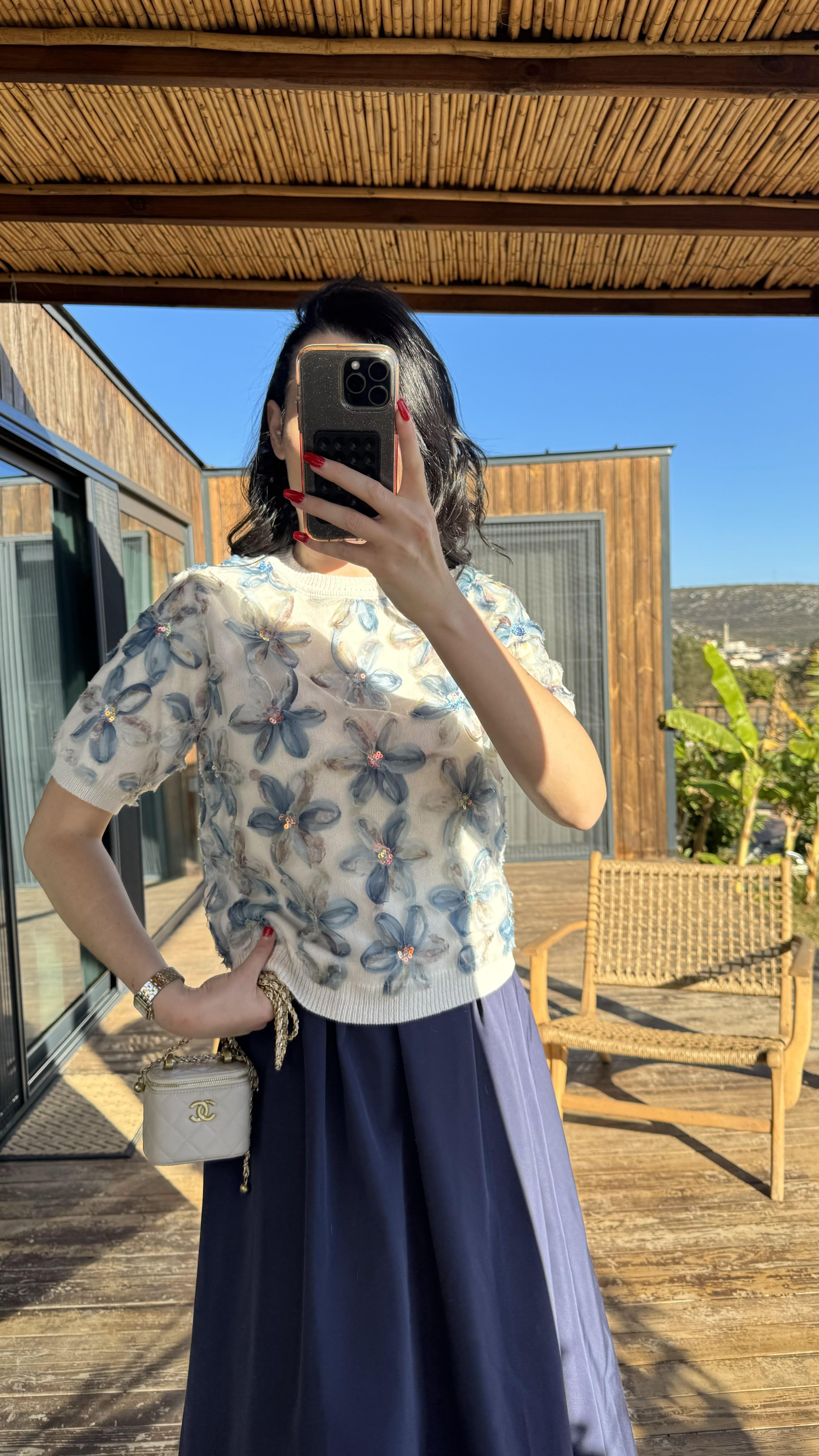 Mavi Tül Çiçek Desen Triko