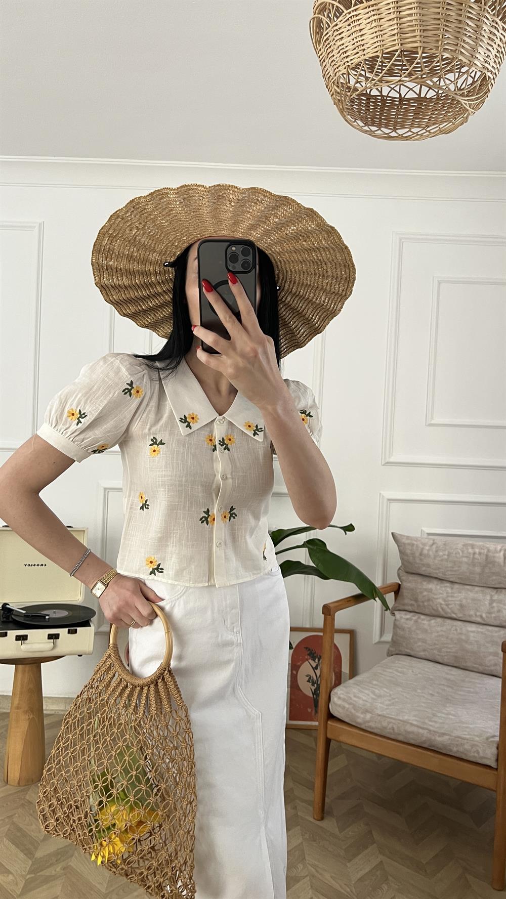 Minik Çiçek Desen Bebe Yaka Gömlek