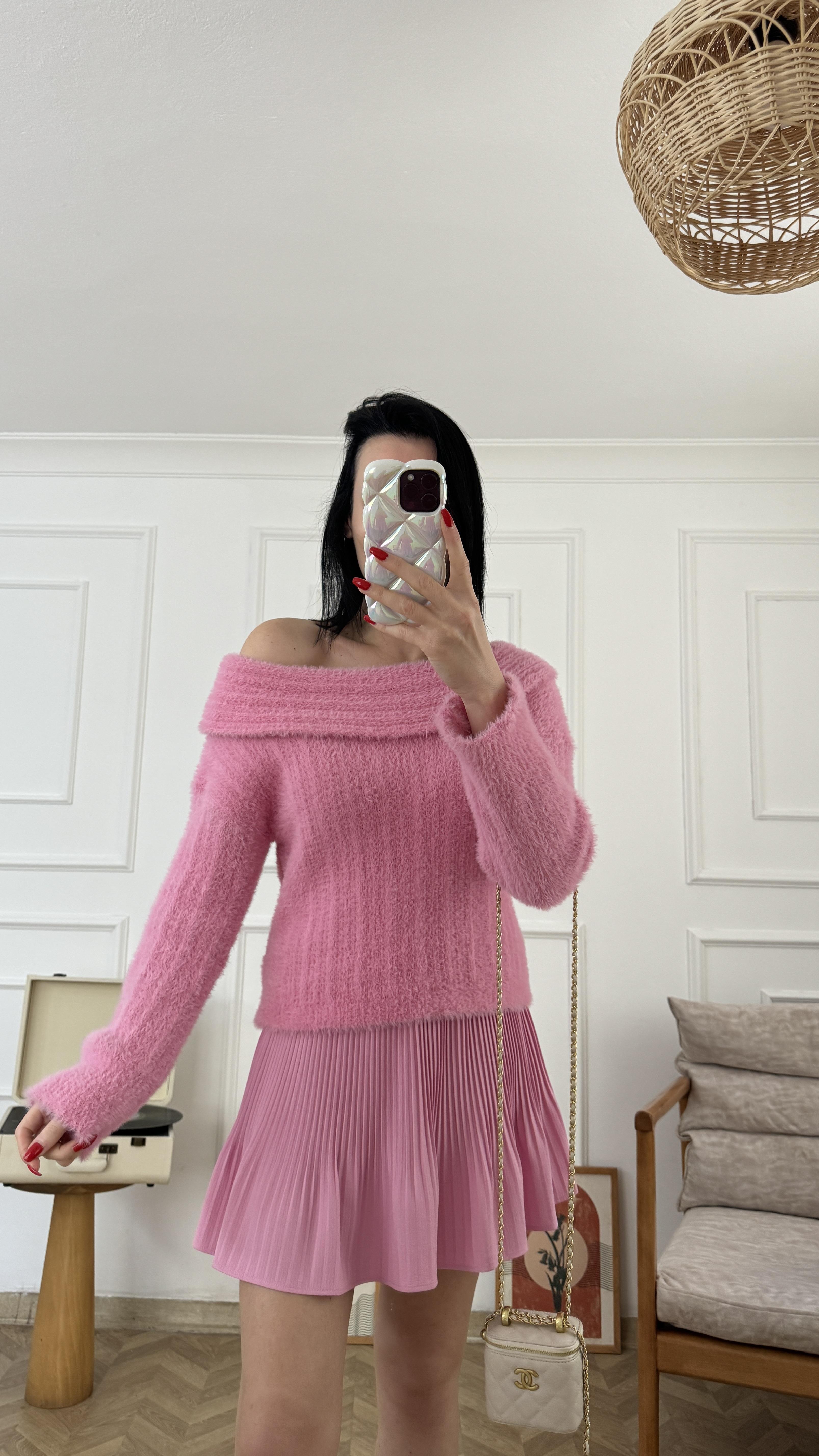 Pembe Madonna Yaka Sakallı Triko