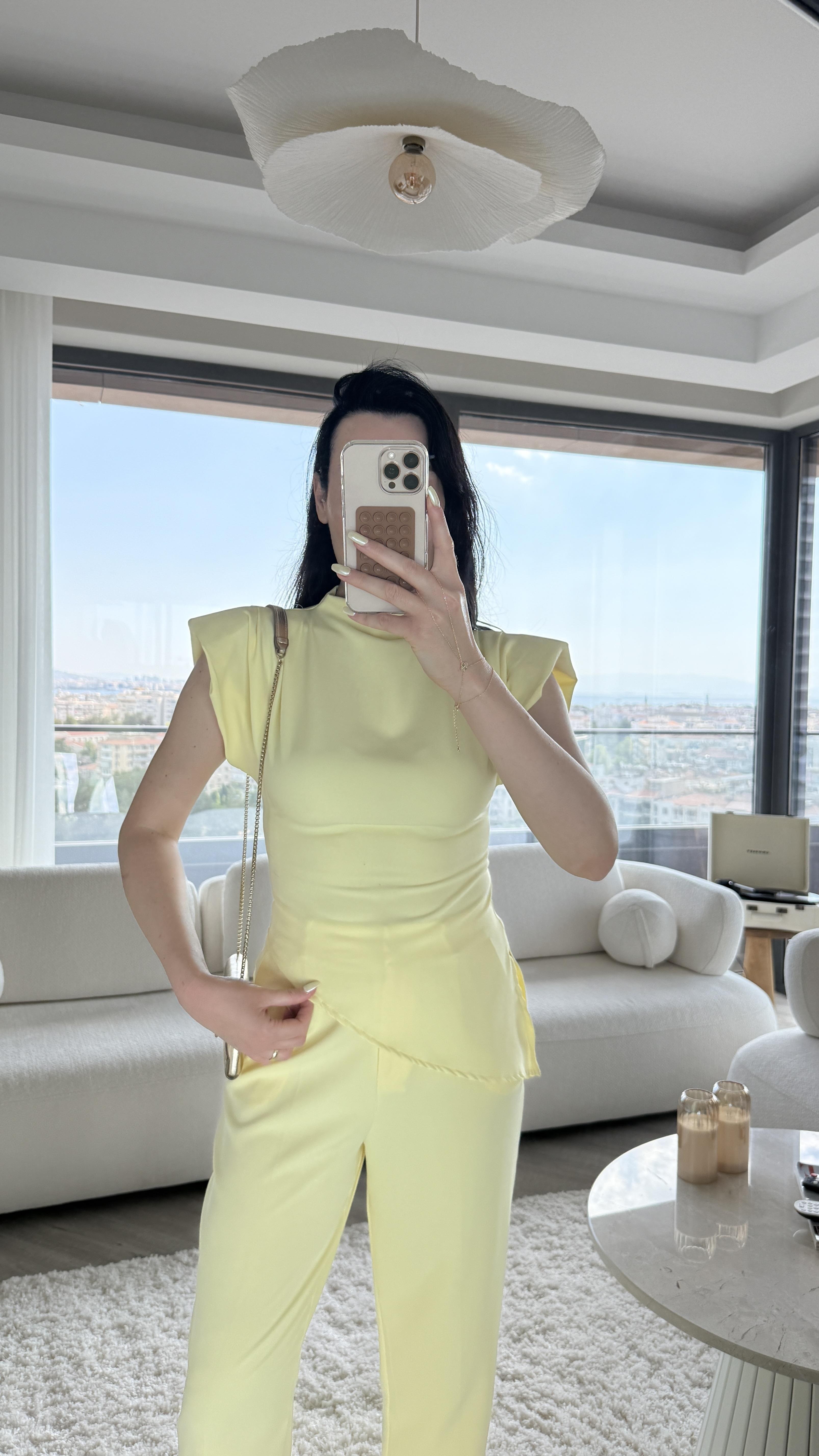 Sarı Asimetrik Vatkalı Bluz