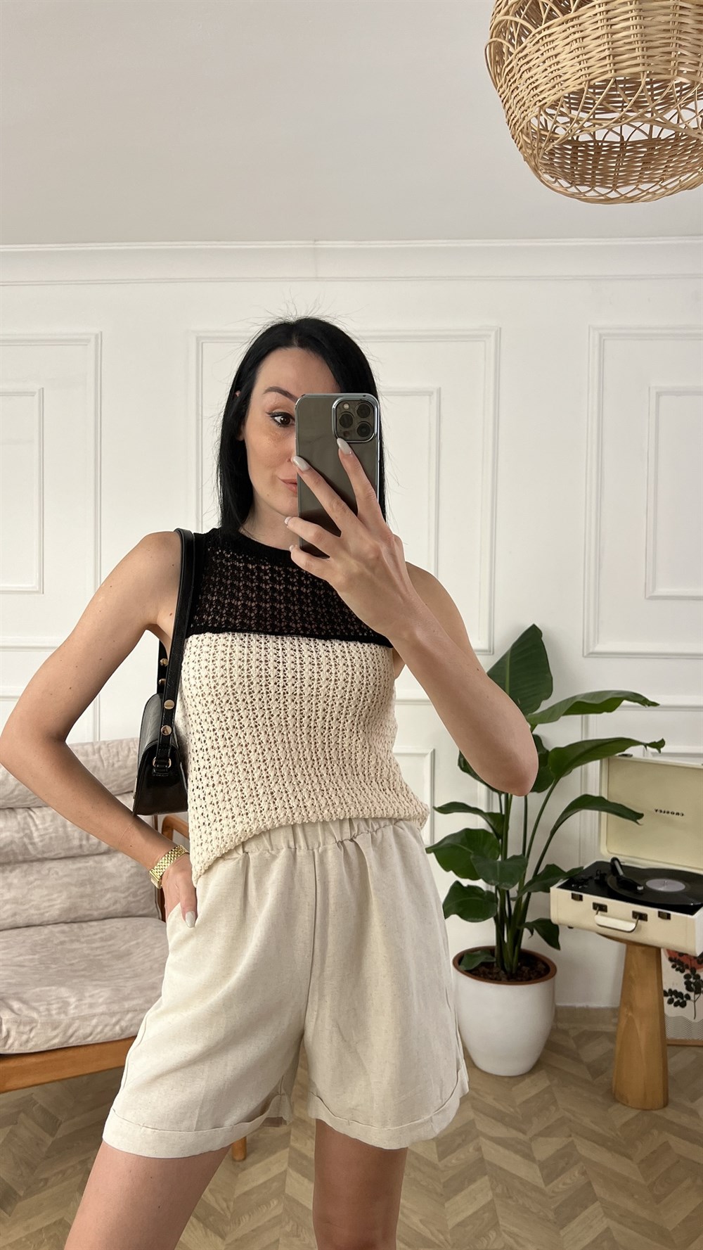 Siyah Bej Örgü Kolsuz Triko