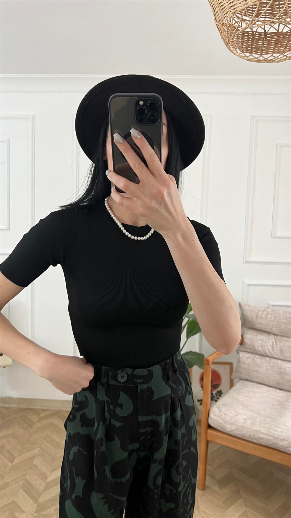 Siyah Bisiklet Yaka İnce Triko