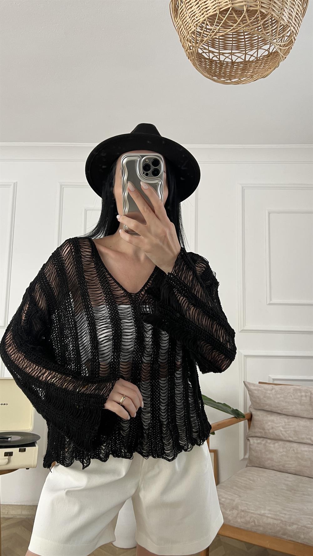 Siyah Delikli Salaş Triko