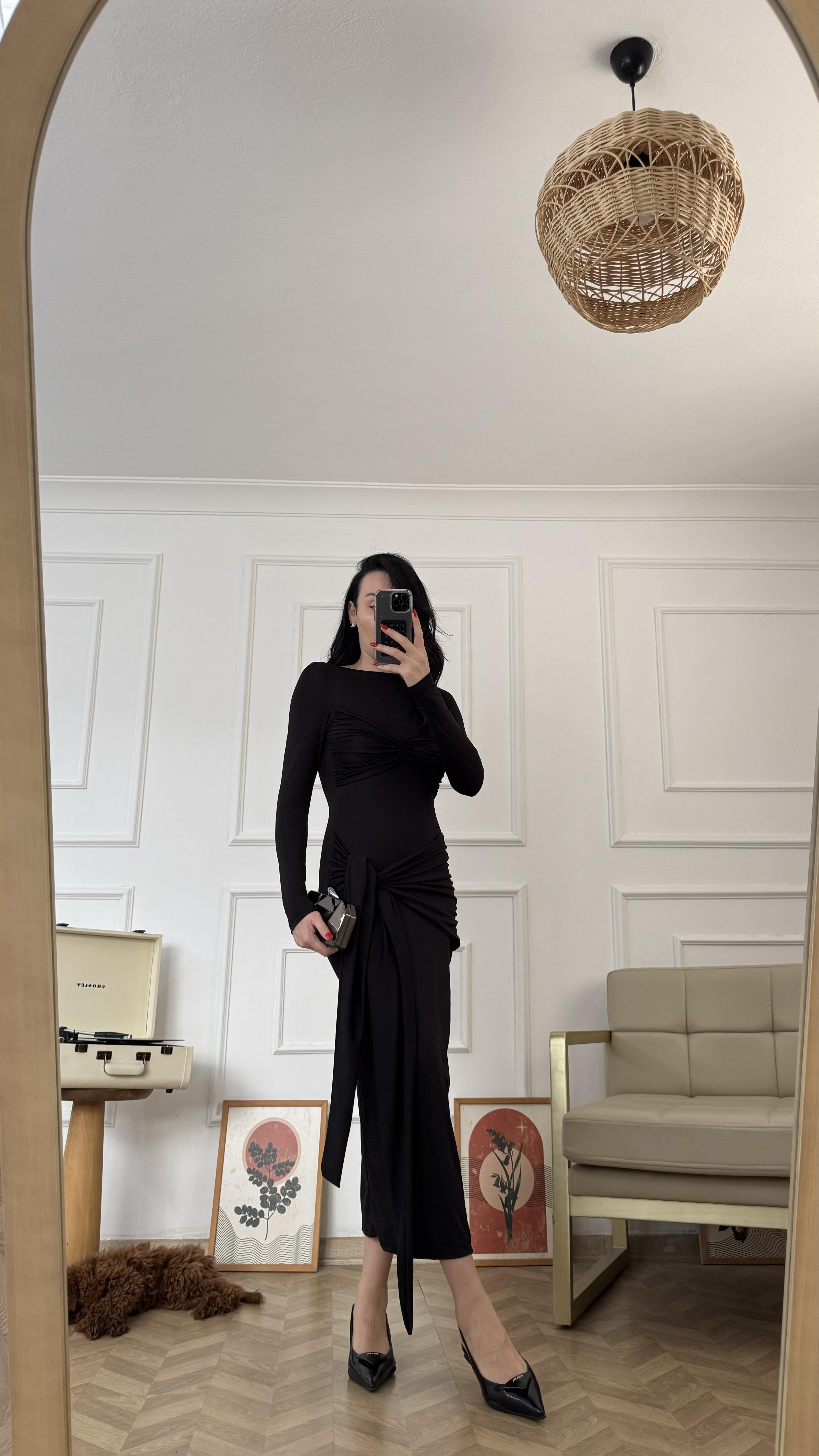 Siyah Drape Detaylı Bağlamalı Likralı Elbise