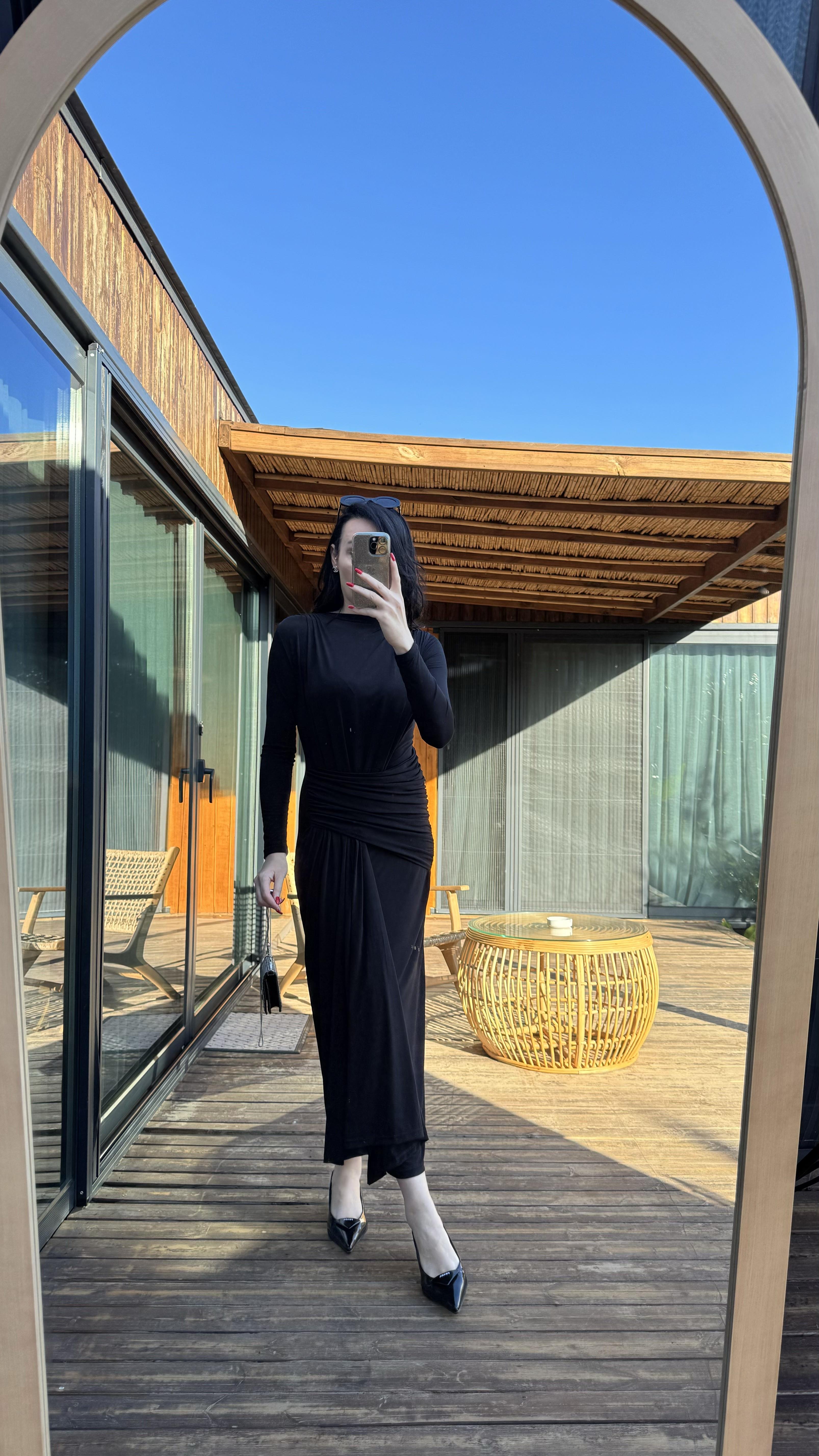 Siyah Drape Detaylı Jarse Elbise