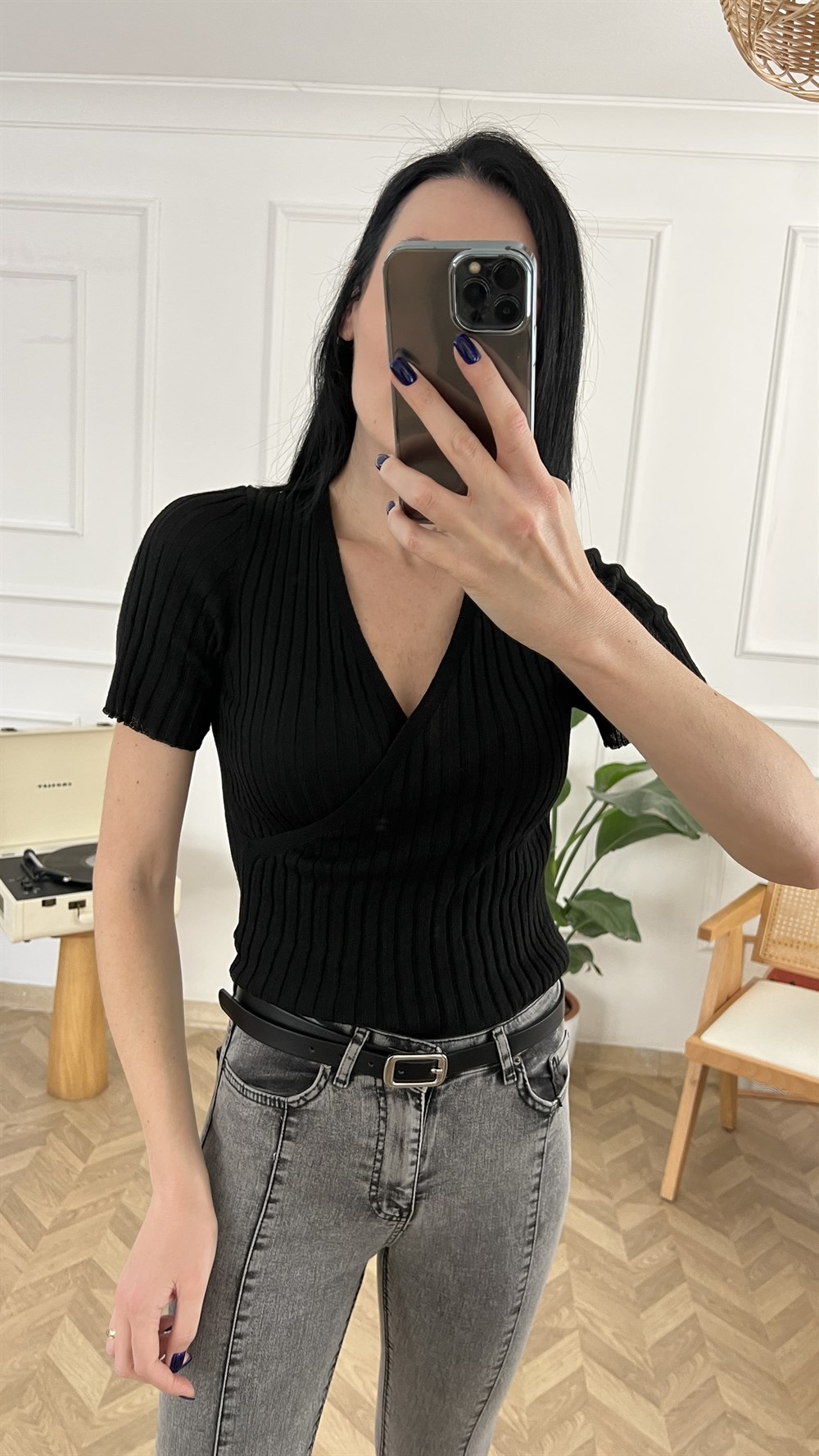 Siyah Kruvaze Yaka Triko