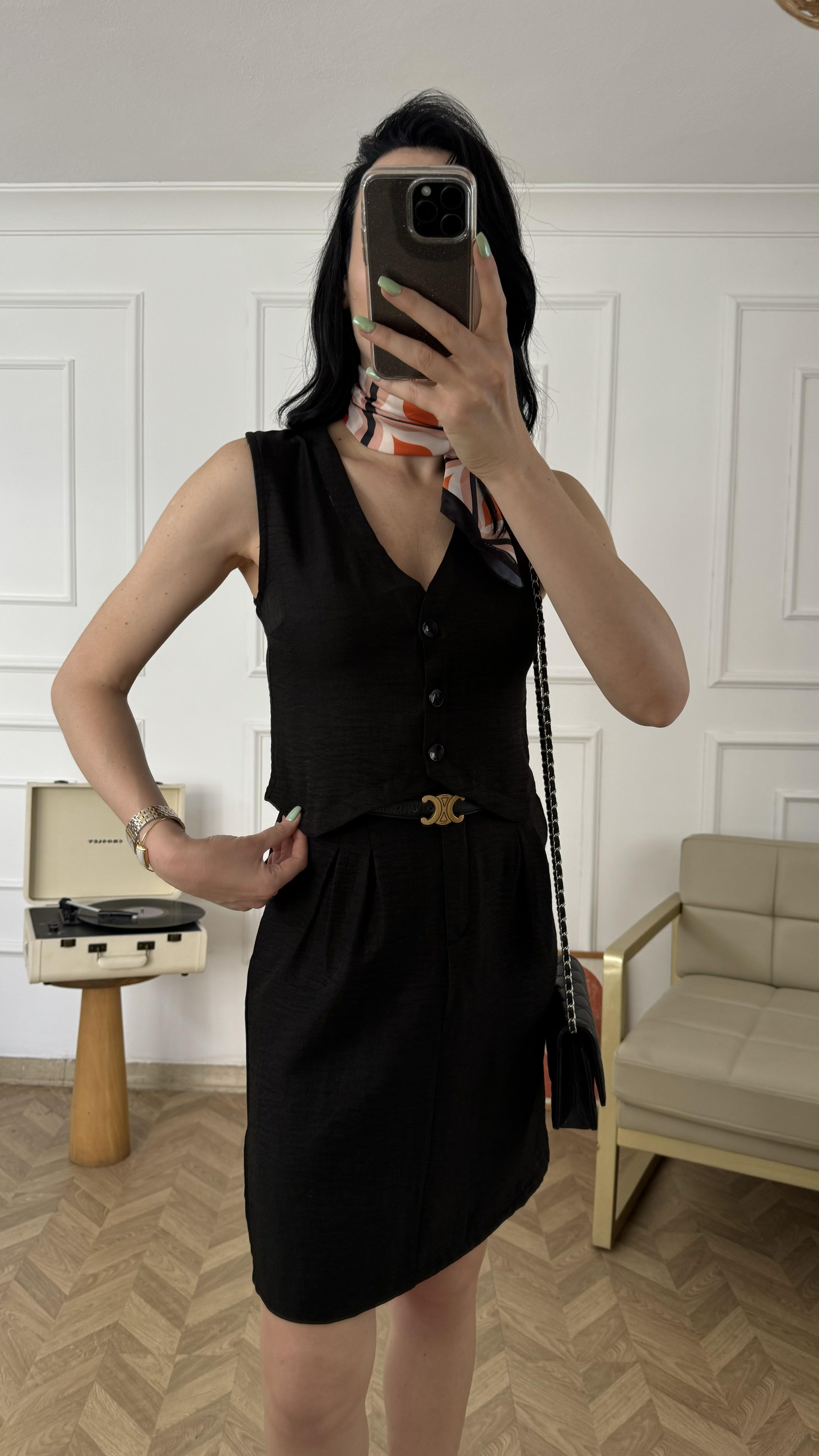 Siyah Yelekli Takım