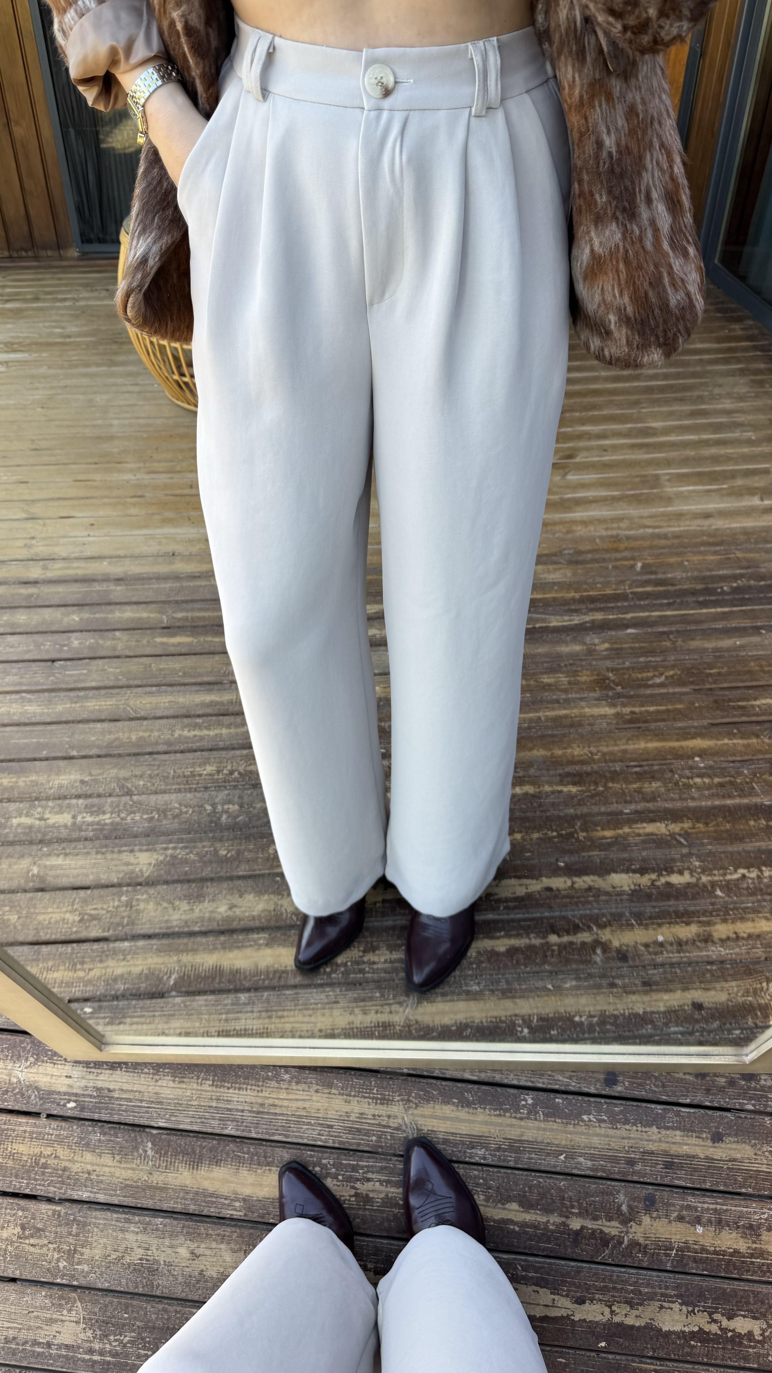 Taş Arka Bel Kısmı Lastikli Tok Crep Kumaş Pantalon
