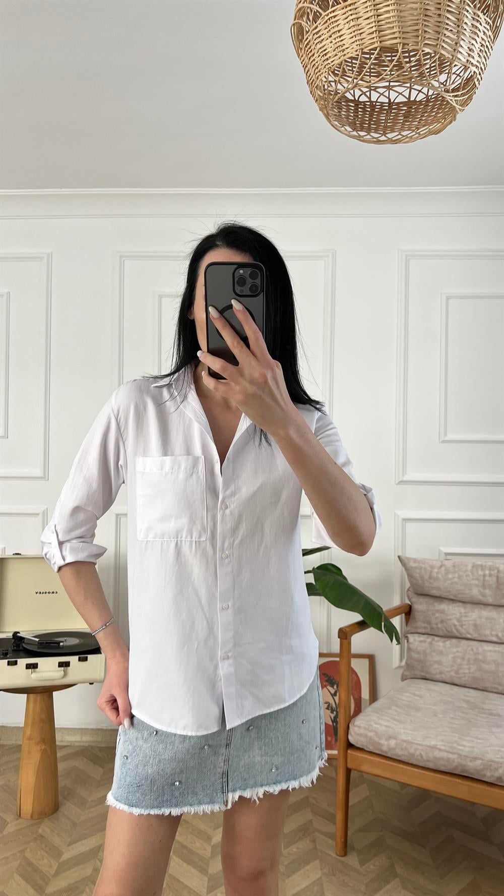 Tek Cepli Beyaz Gömlek