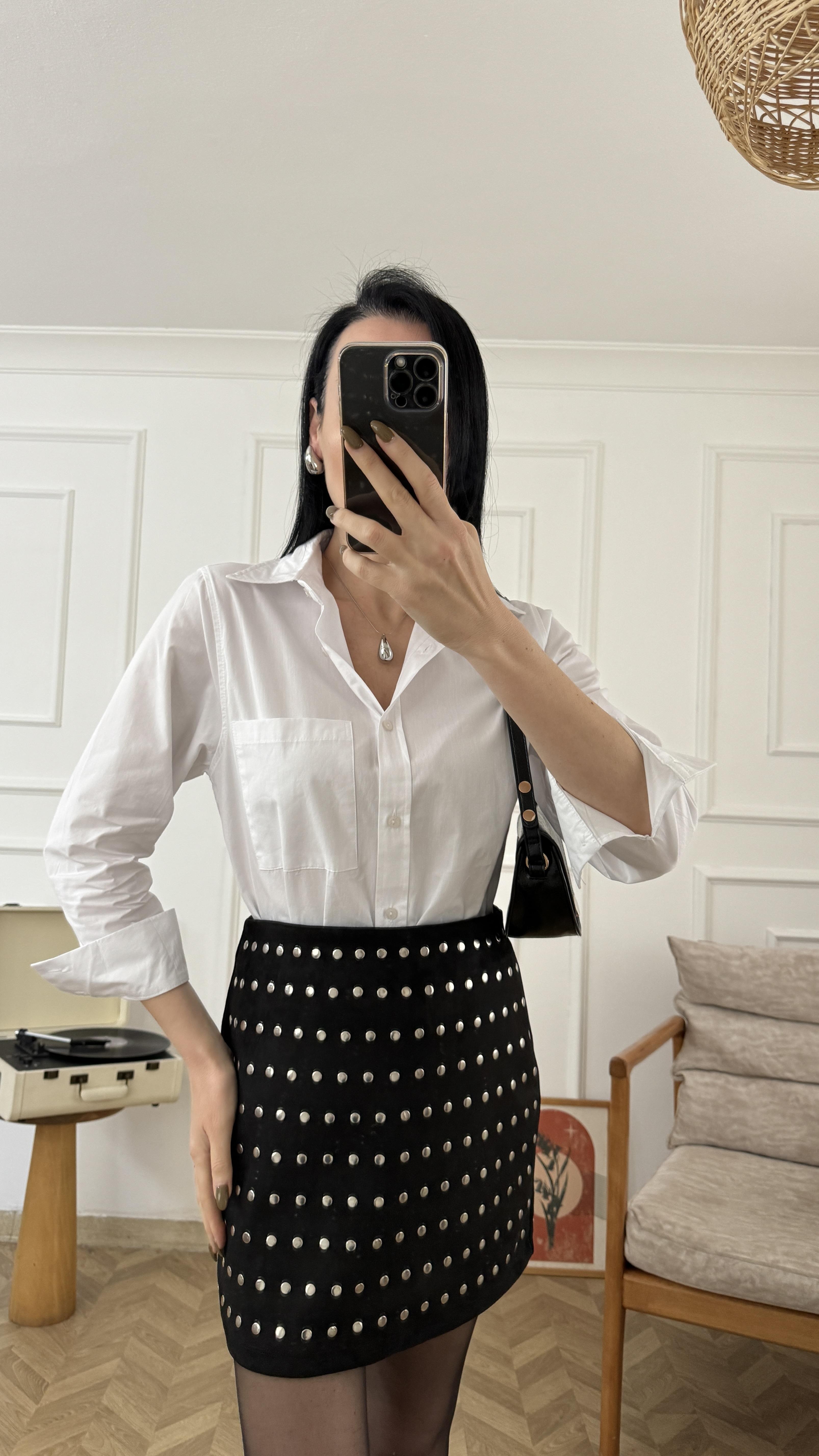 Tek Cepli Beyaz Gömlek