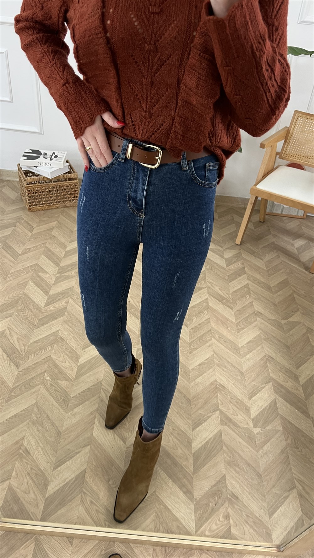 Tırnak Detaylı Jean