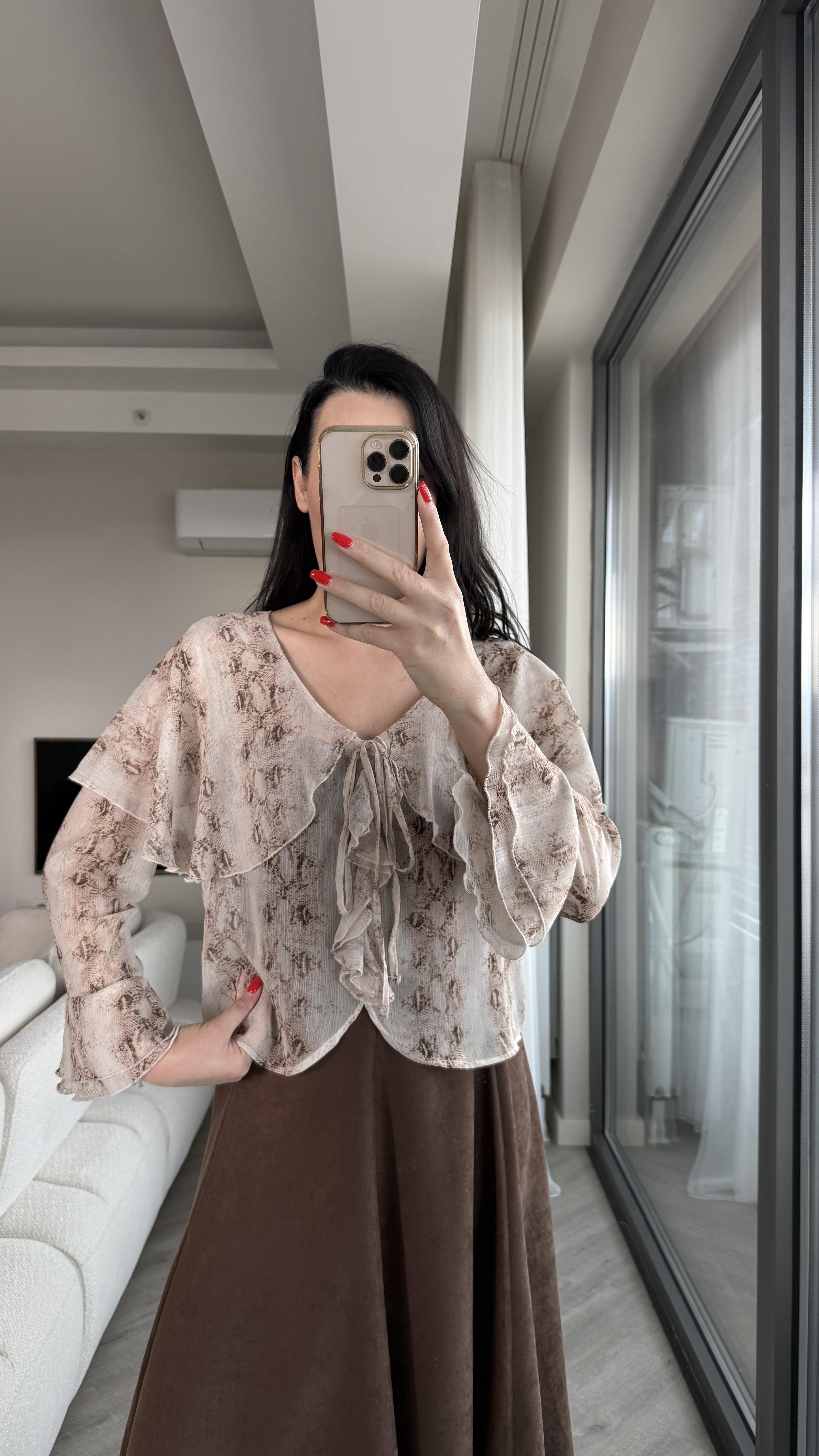 Volanlı Şifon Bluz