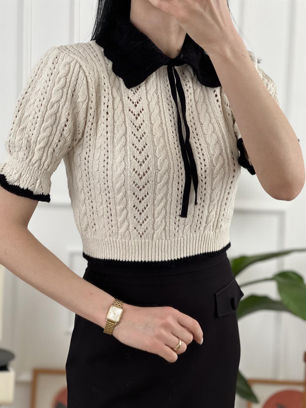 Yakalı Siyah Biyeli Ekru Triko