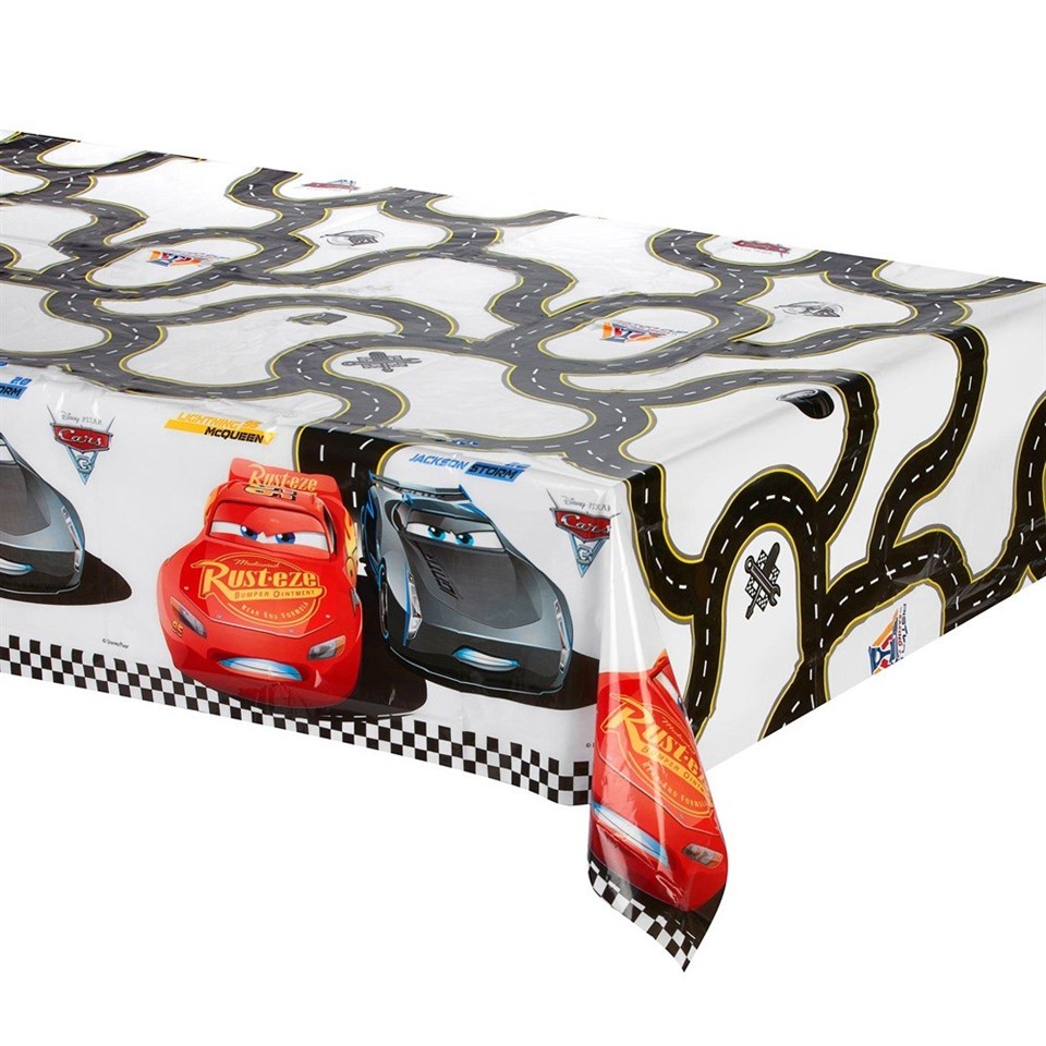 Cars 3, Masa Örtüsü