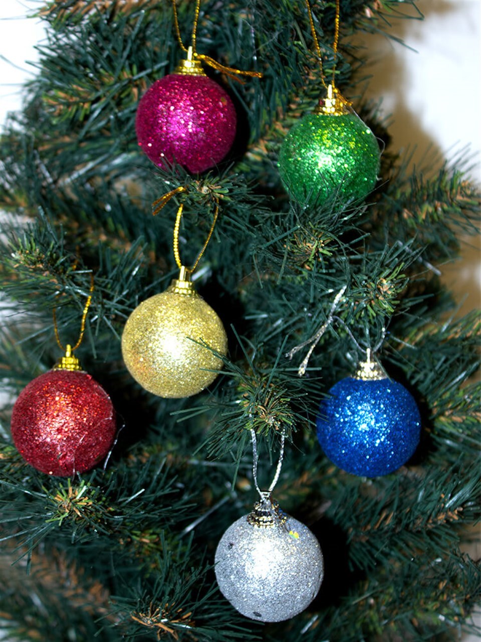 Çam Ağacı Süsü Renkli Simli Top 6lı 4cm