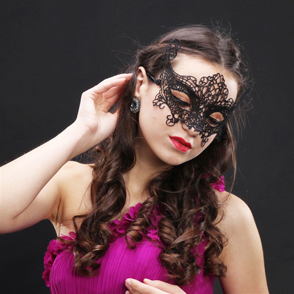 Dantel İşlemeli Parti Maskesi 