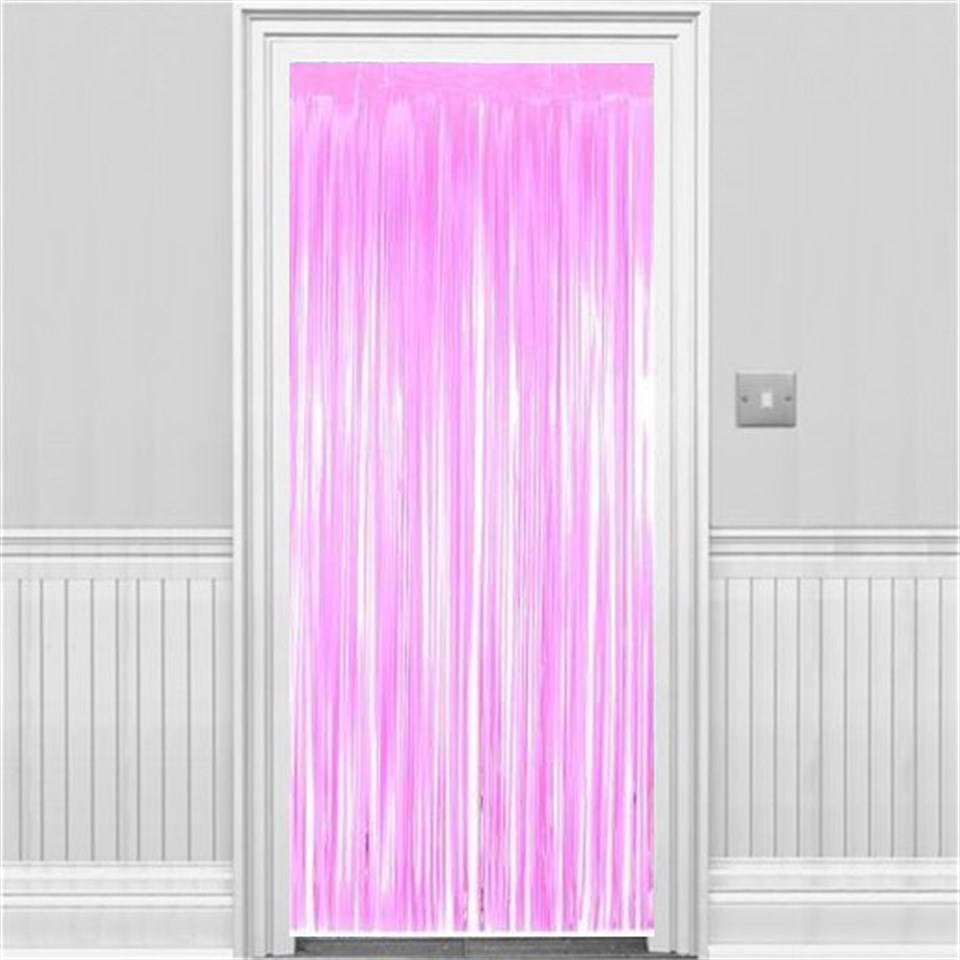 Pembe Renk, Kapı Perdesi