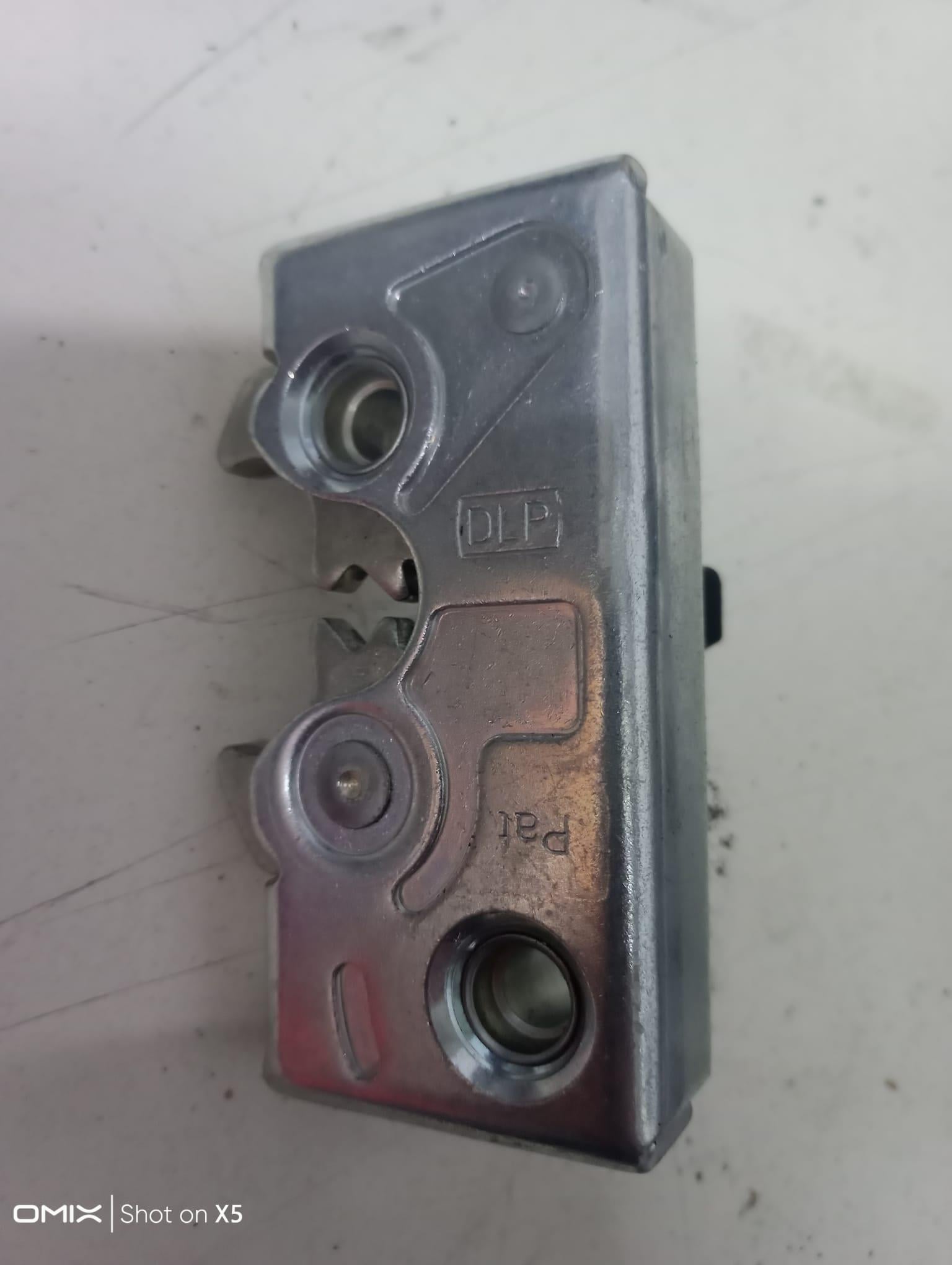JUNGHEINRICH EFG216 AKÜ KAPAK KİLİDİ 51354836