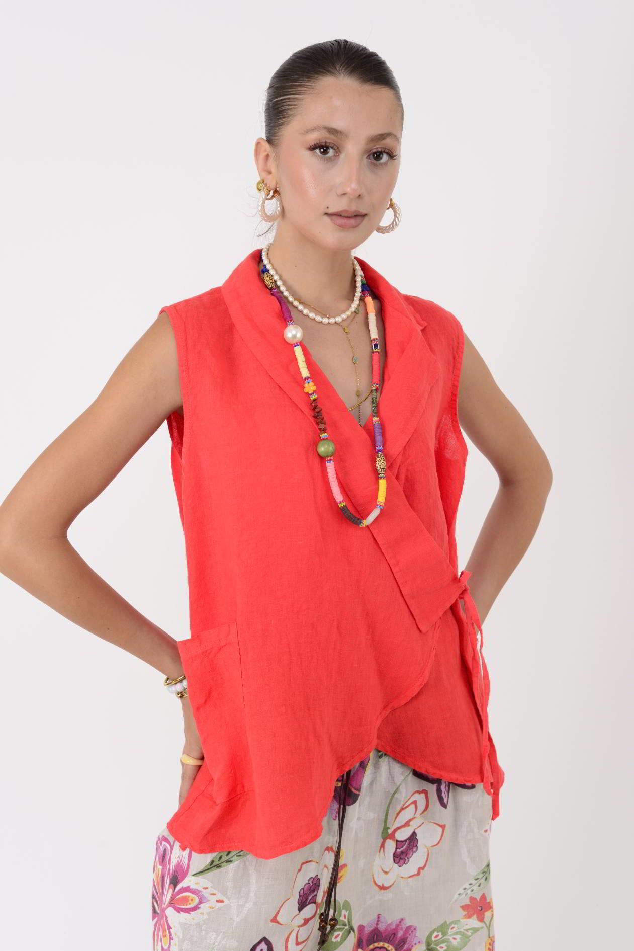 14987 KRUVAZE BAĞLAMA DETAYLI KOLSUZ KETEN BLUZ