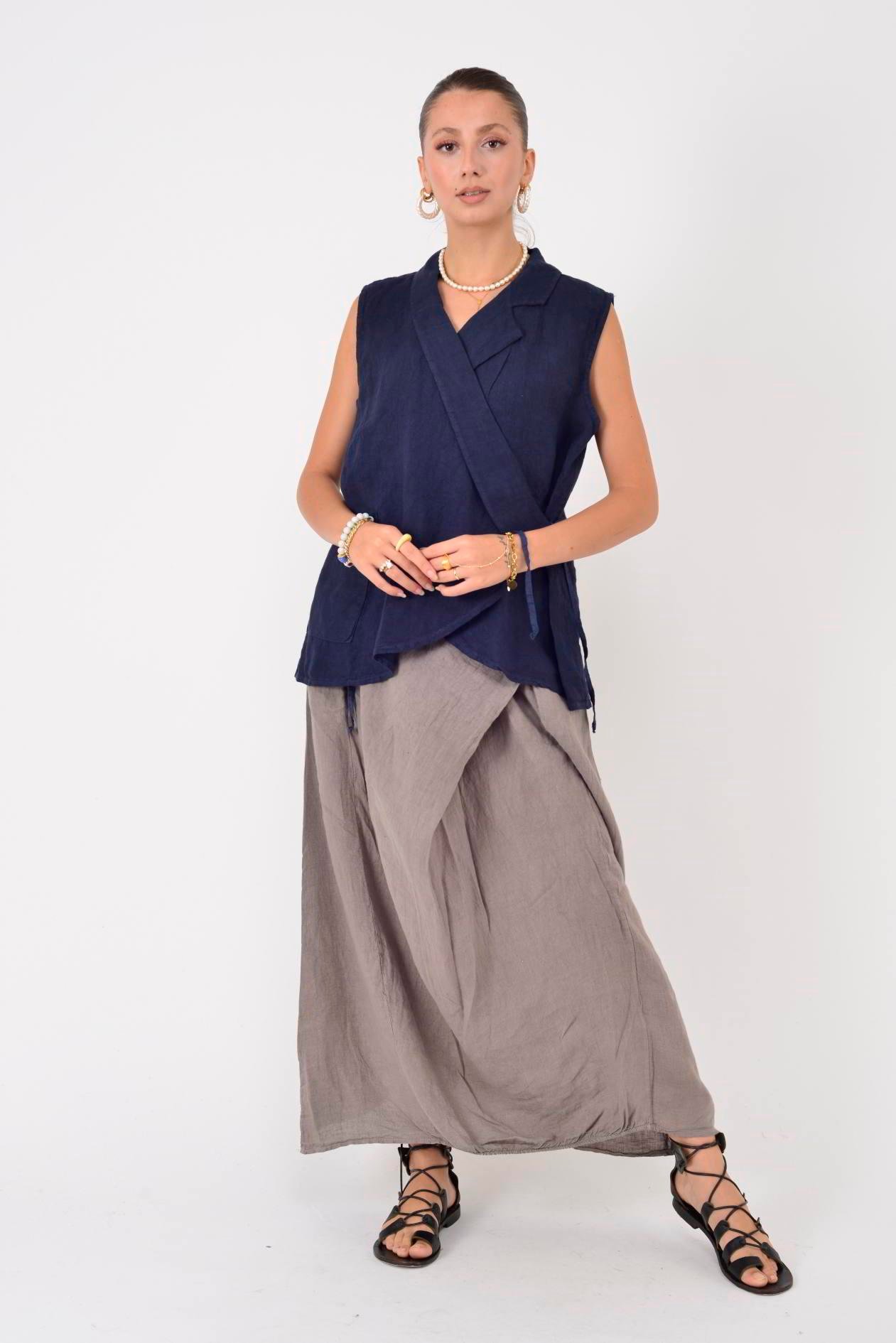 14987 KRUVAZE BAĞLAMA DETAYLI KOLSUZ KETEN BLUZ