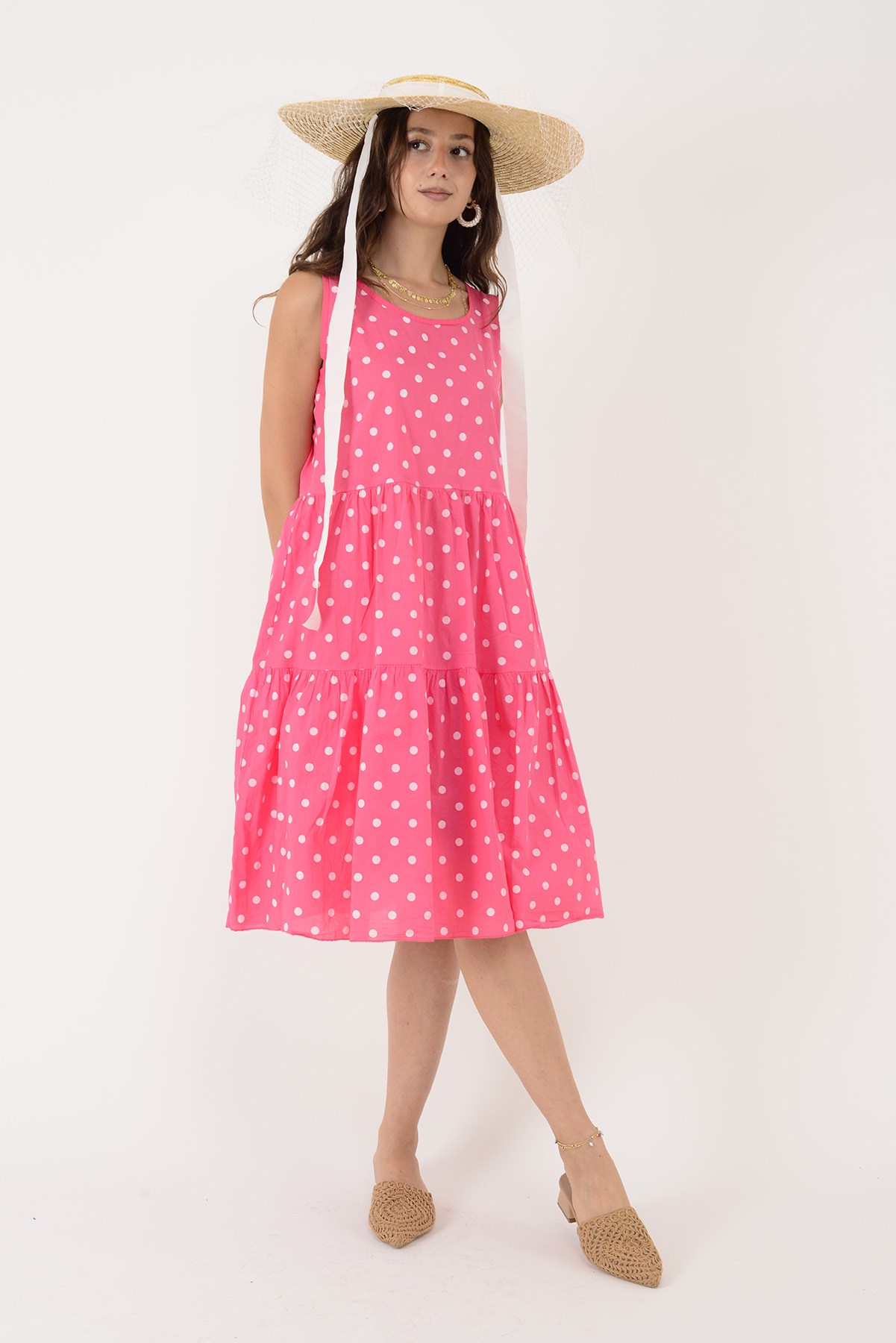 16578 MINNIE PUANTİYE DESEN VOLANLI KOLSUZ KISA ELBİSE