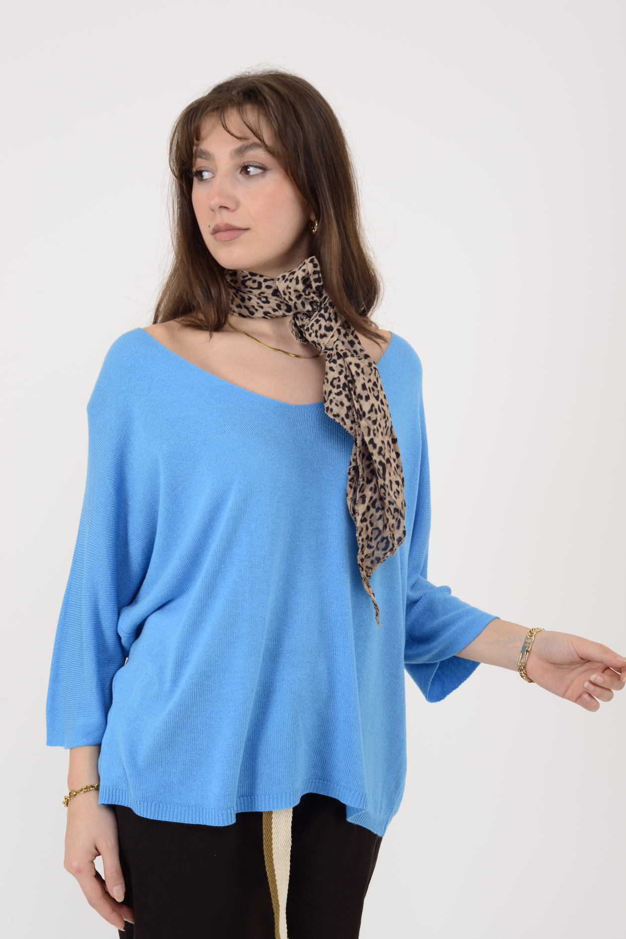 19004 V YAKA TRİKO BLUZ