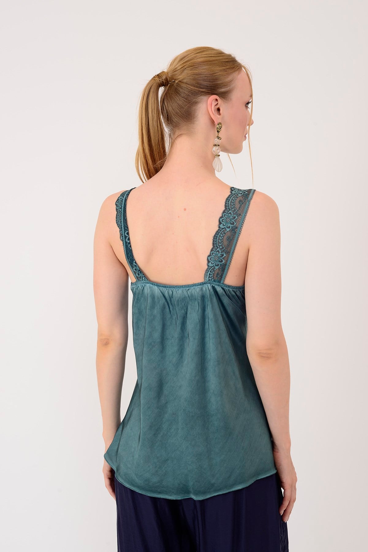 21336 KALIN ASKILI DANTELLİ SATEN BLUZ
