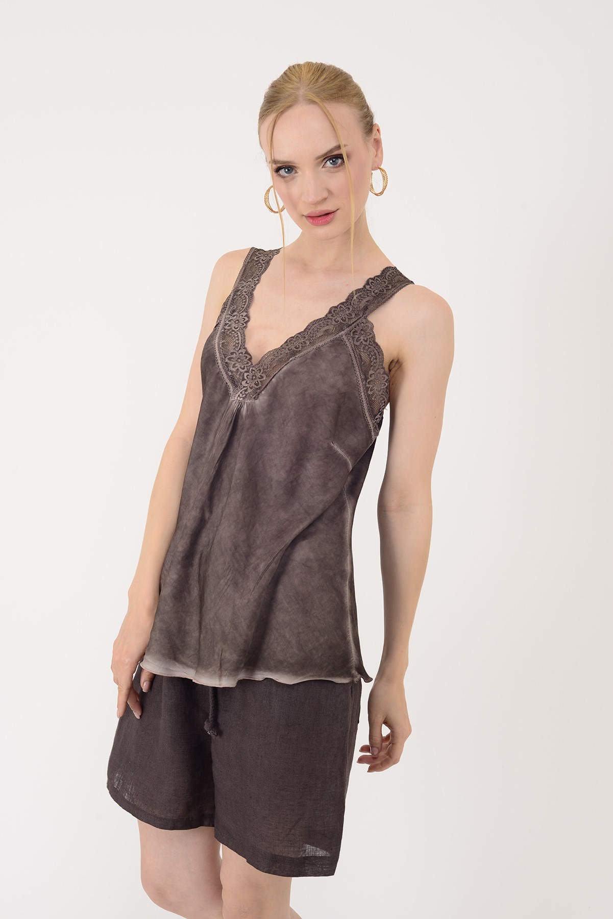 21336 V YAKA ASKILI DANTELLİ BLUZ