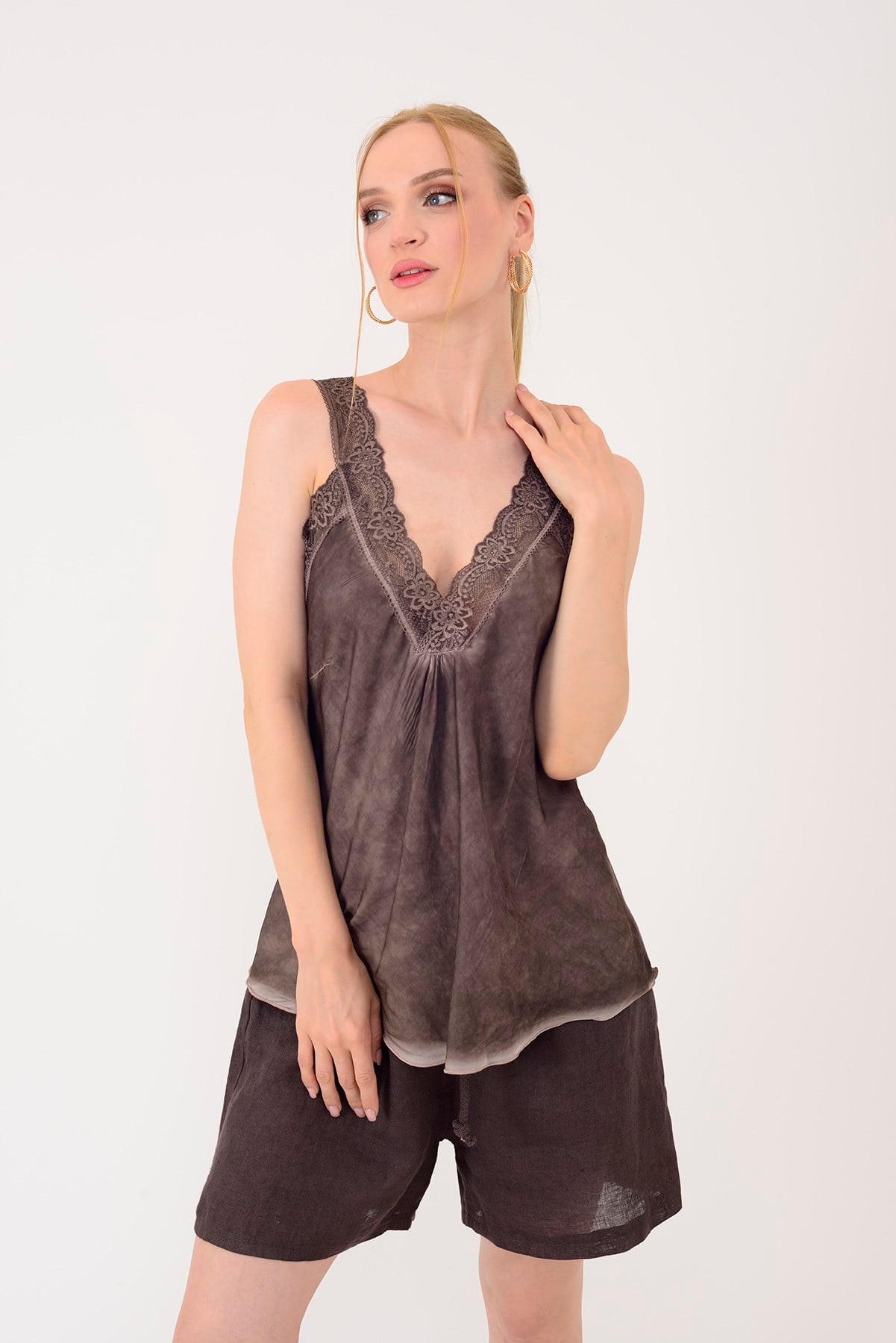 21336 V YAKA ASKILI DANTELLİ BLUZ