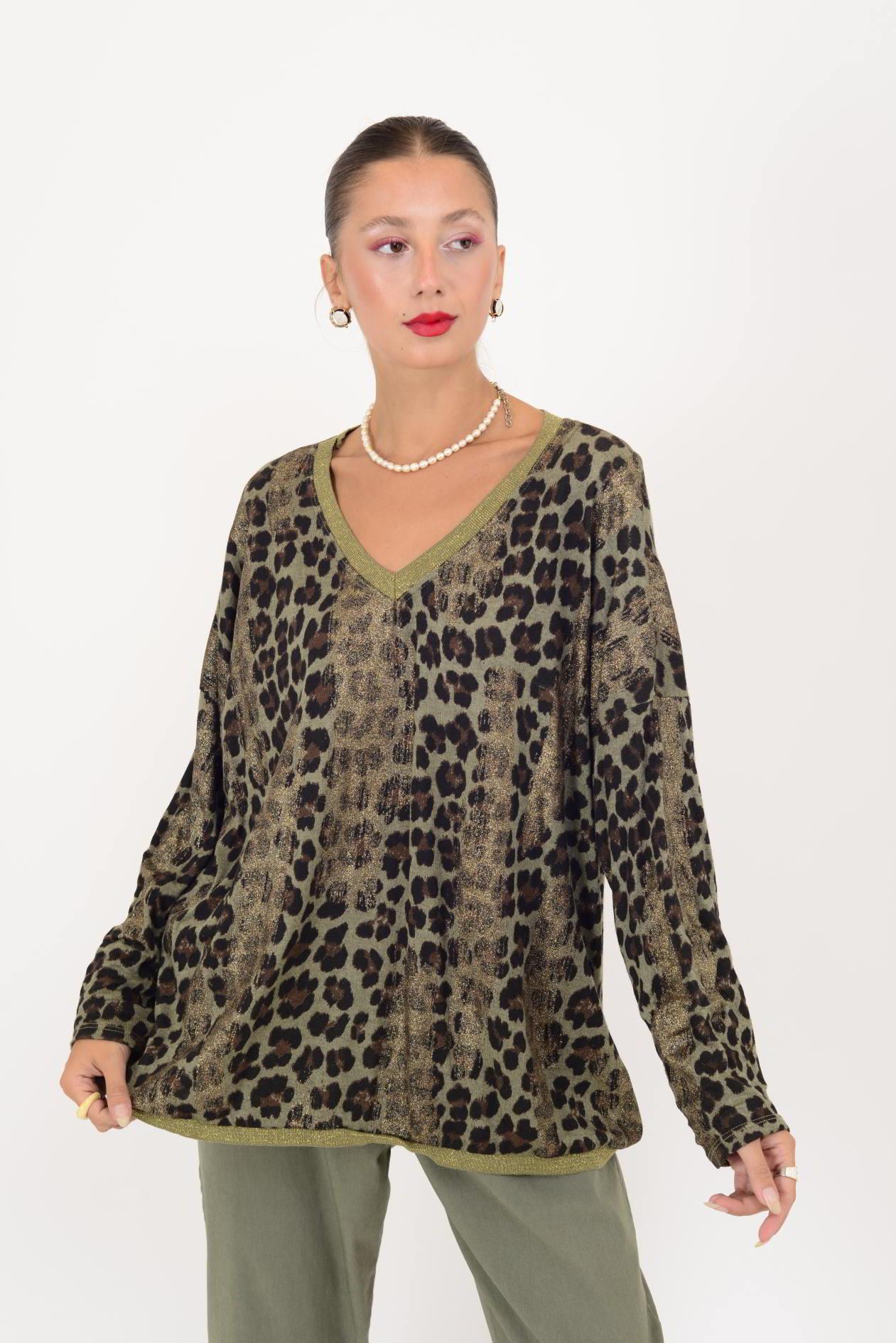 21812 LEOPAR DESENLİ V YAKA YALDIZLI TRİKO