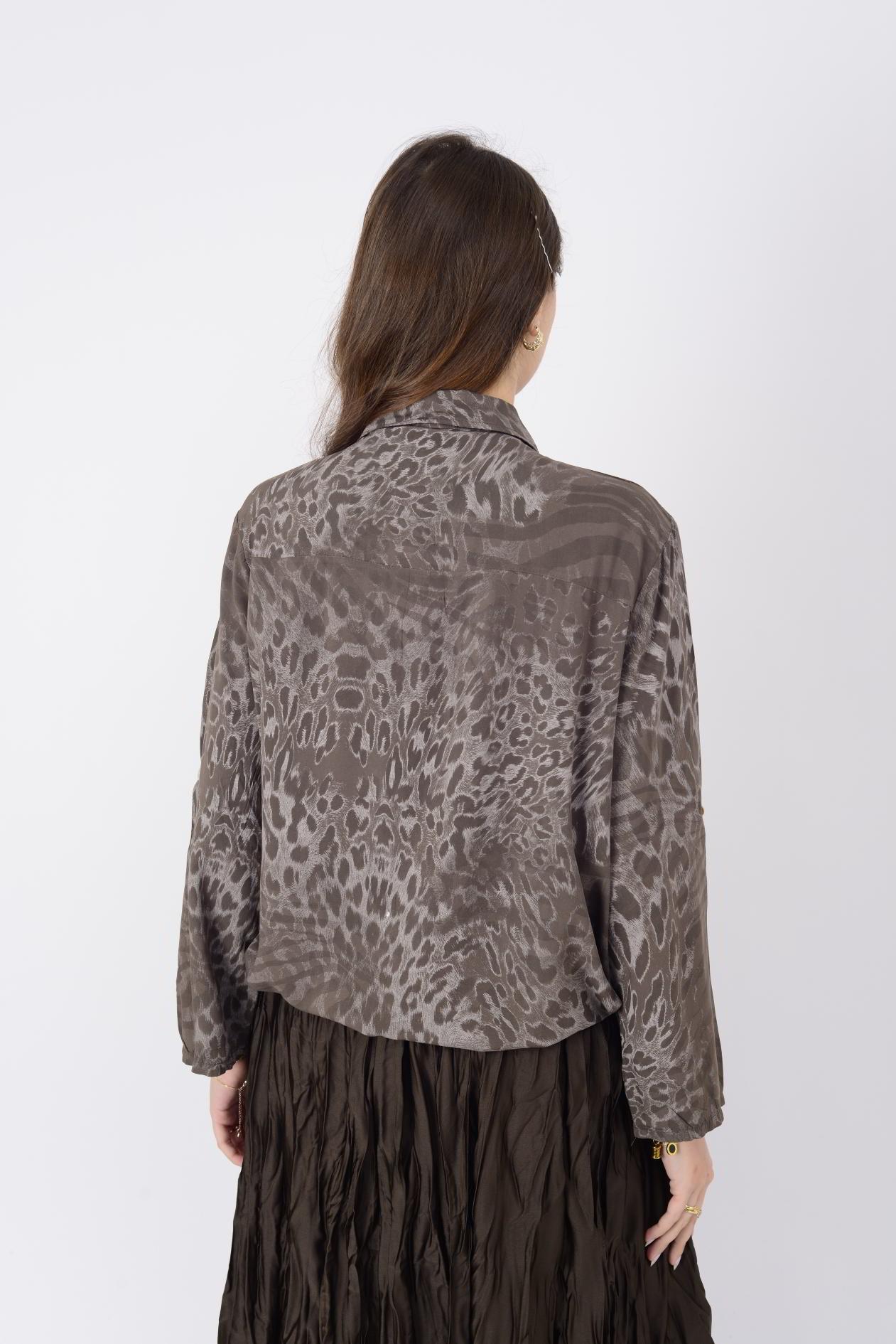 22007-1 LEOPAR DESEN İP DETAYLI PAYETLİ GÖMLEK
