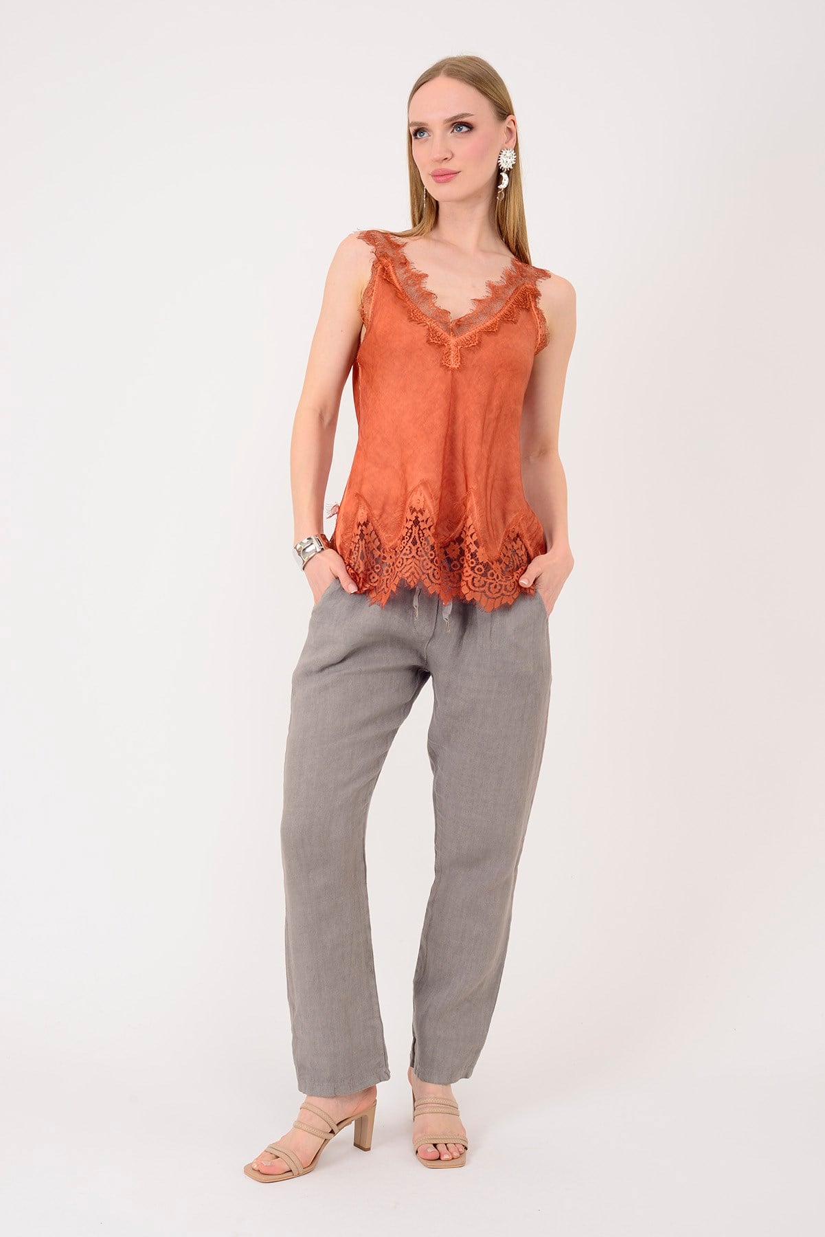 22355 KALIN ASKILI DANTELLİ SATEN BLUZ