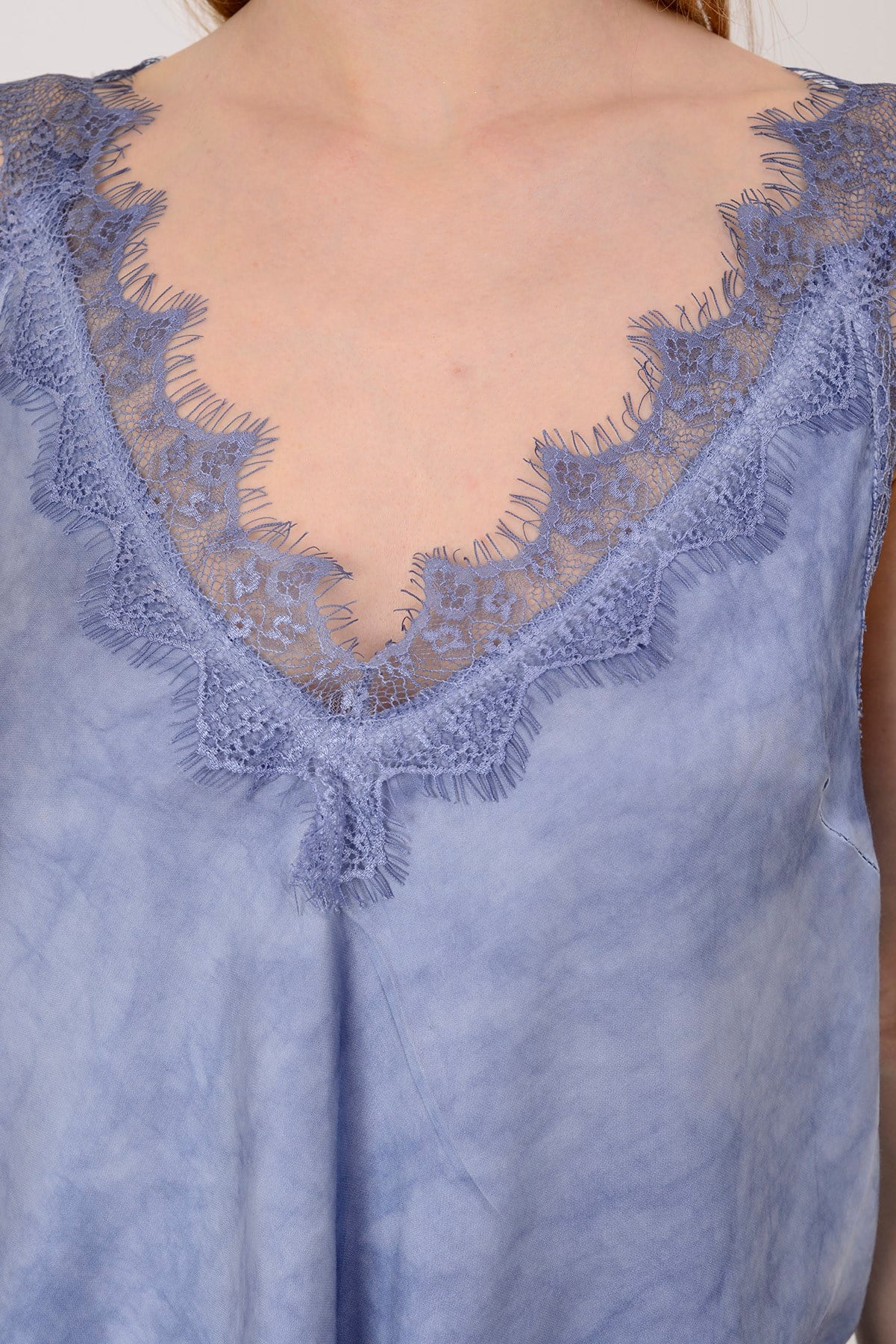 22355 KALIN ASKILI DANTELLİ SATEN BLUZ