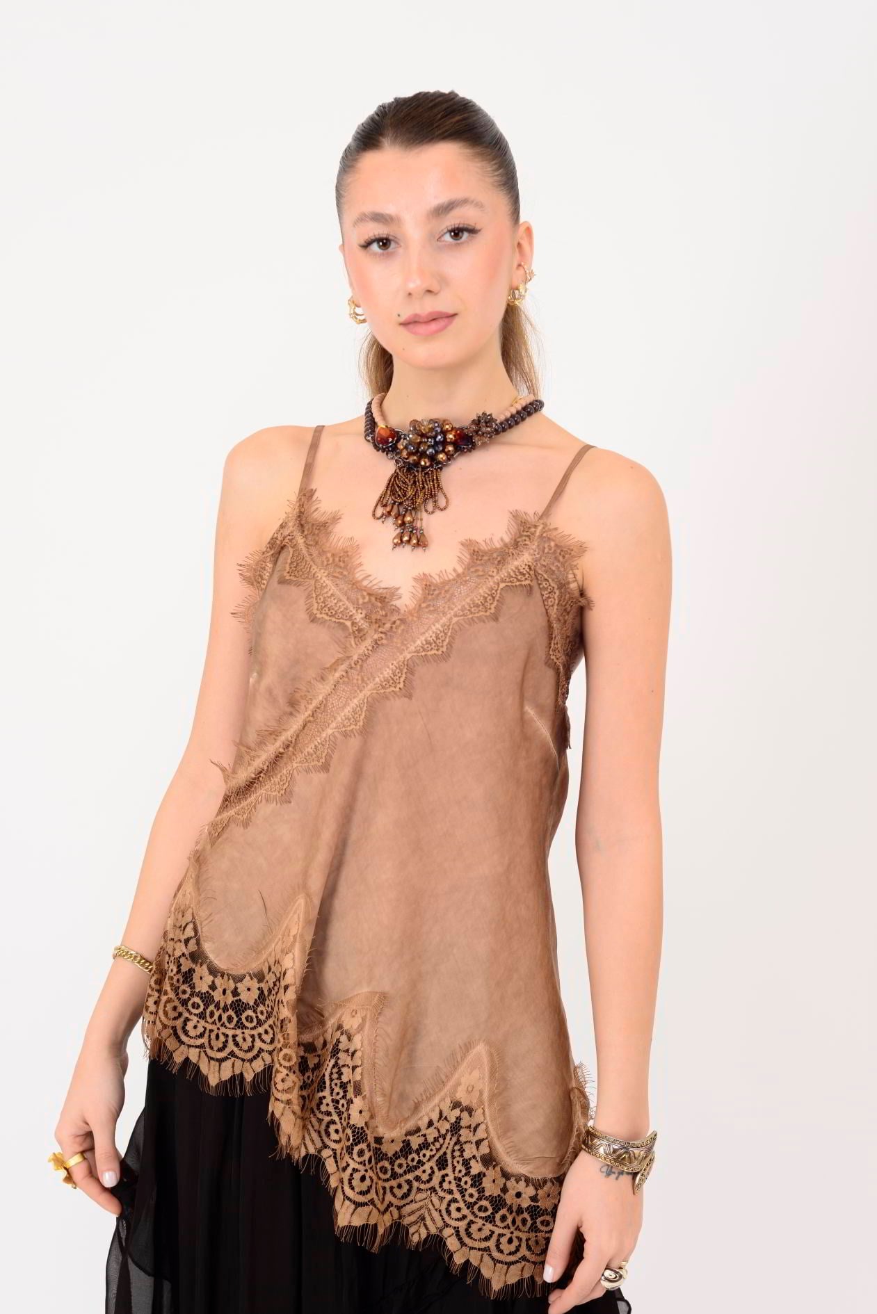 23408 DANTEL DETAYLI ASİMETRİK ASKILI BLUZ