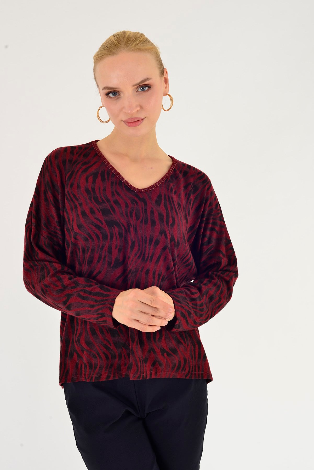 24779 ZEBRA DESEN V YAKA TRİKO BLUZ