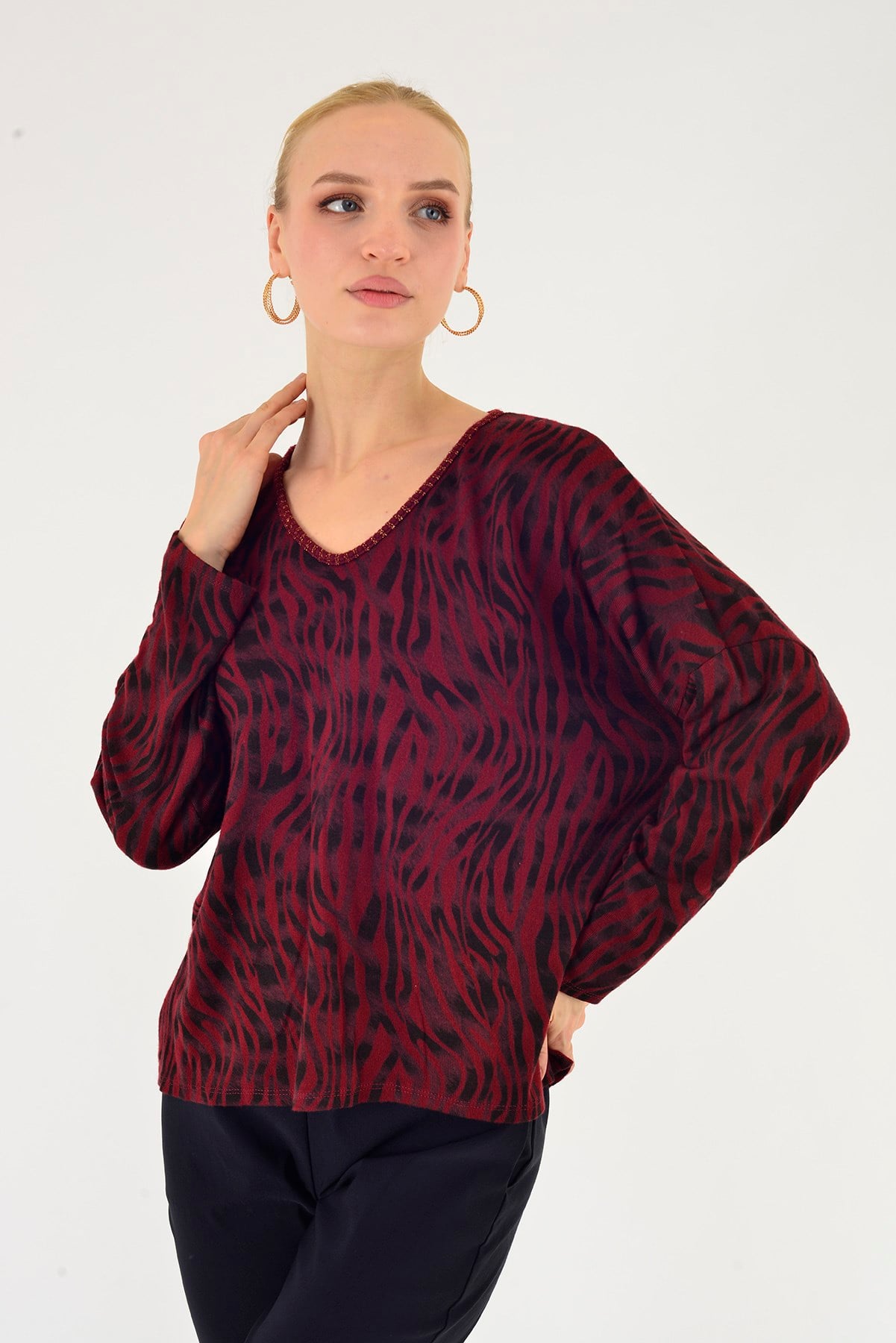 24779 ZEBRA DESEN V YAKA TRİKO BLUZ