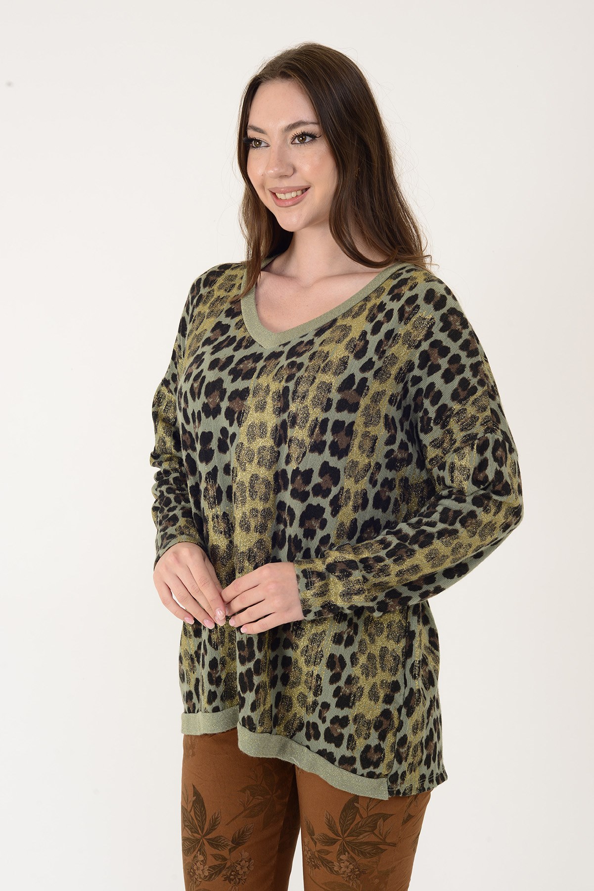 25192 LEOPAR DESEN SİMLİ TRİKO BLUZ