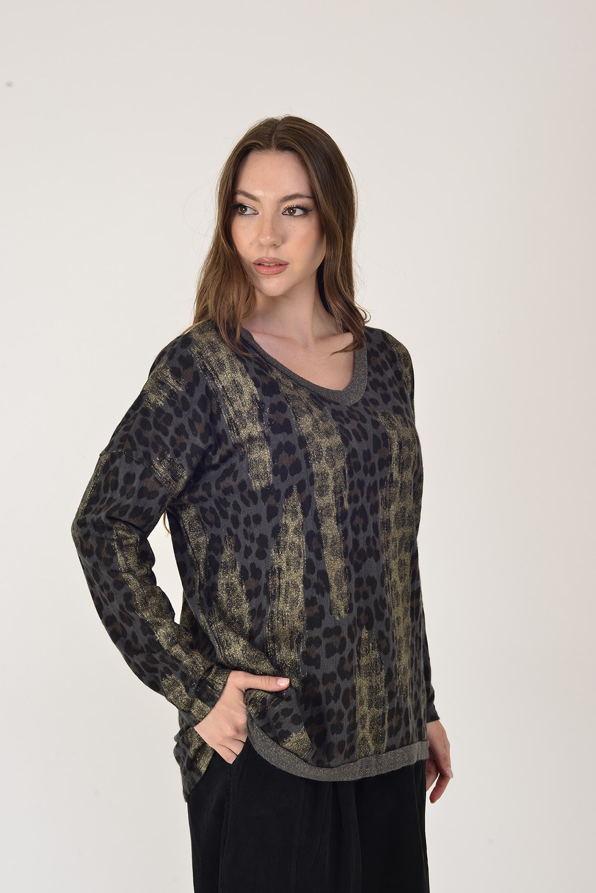 25192 LEOPAR DESEN SİMLİ TRİKO BLUZ