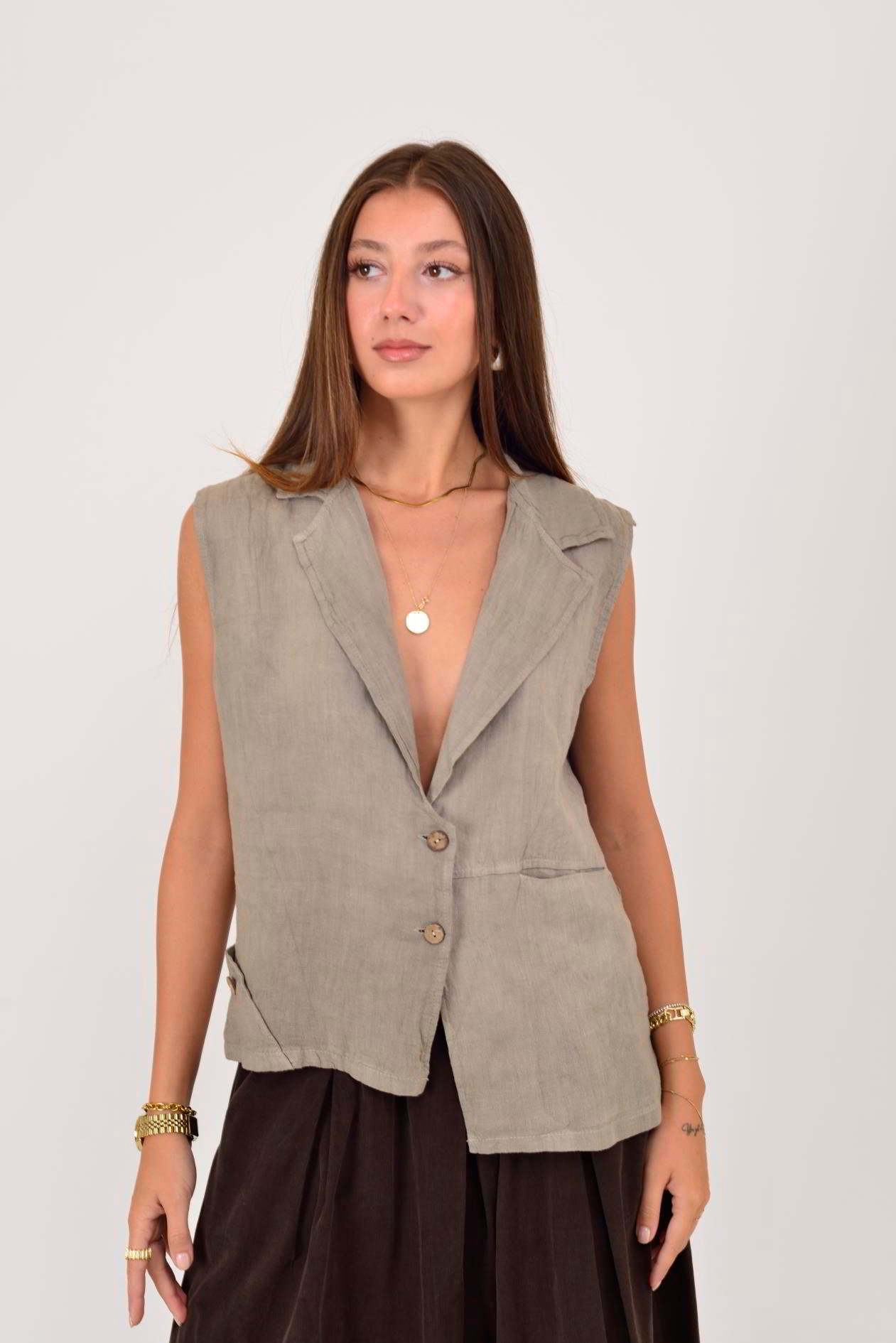 5157 ASİMETRİK KESİM DÜĞME DETAYLI KETEN YELEK BLUZ