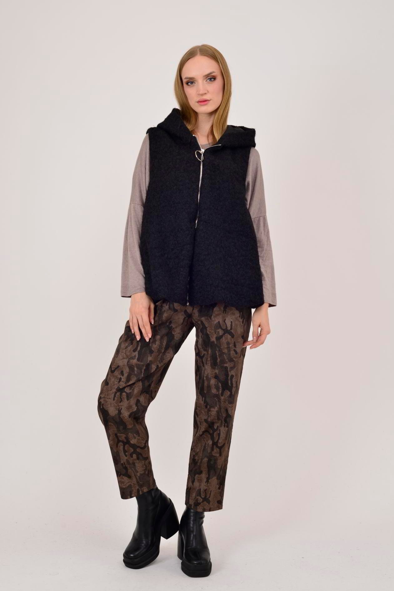 60909 KAPÜŞON DETAYLI KEÇE YELEK