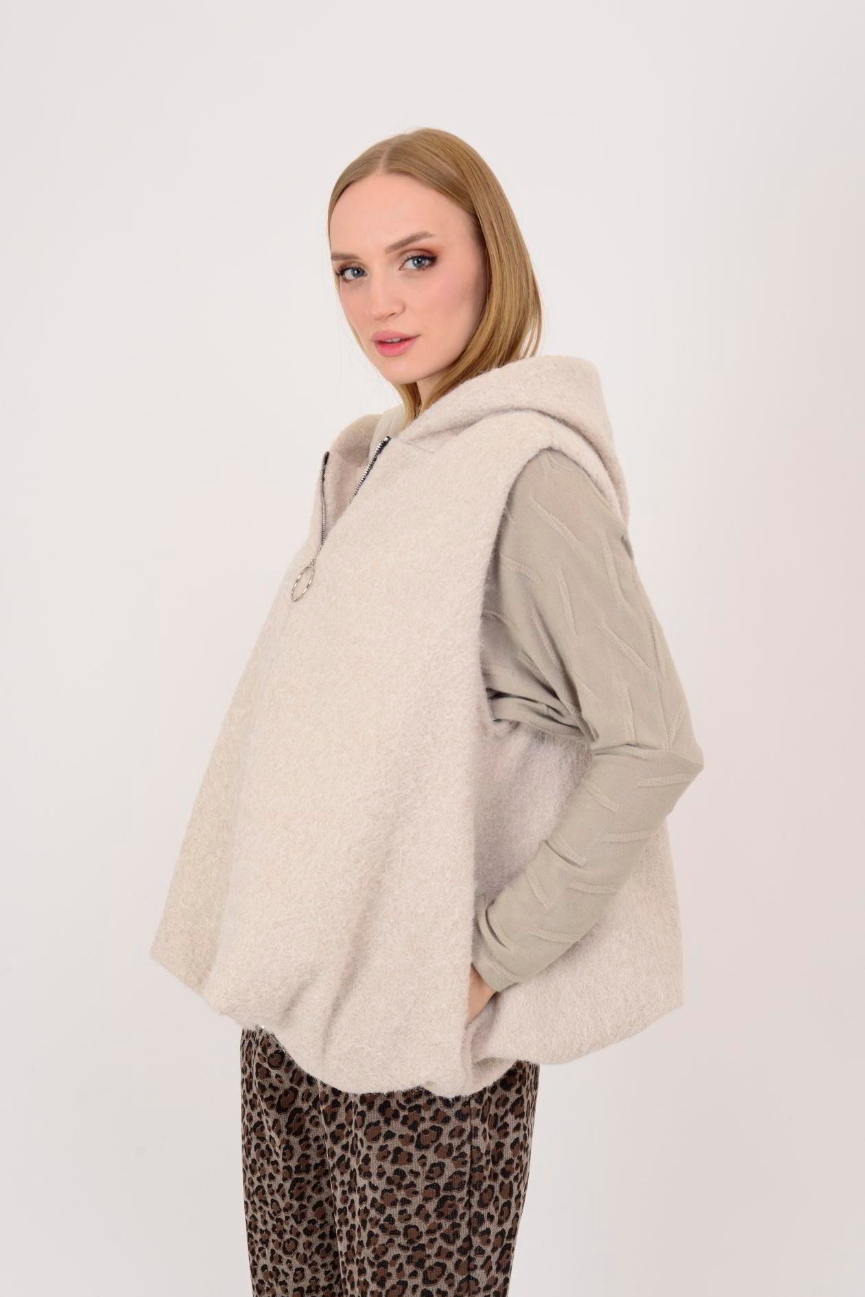 60909 KAPÜŞON DETAYLI KEÇE YELEK