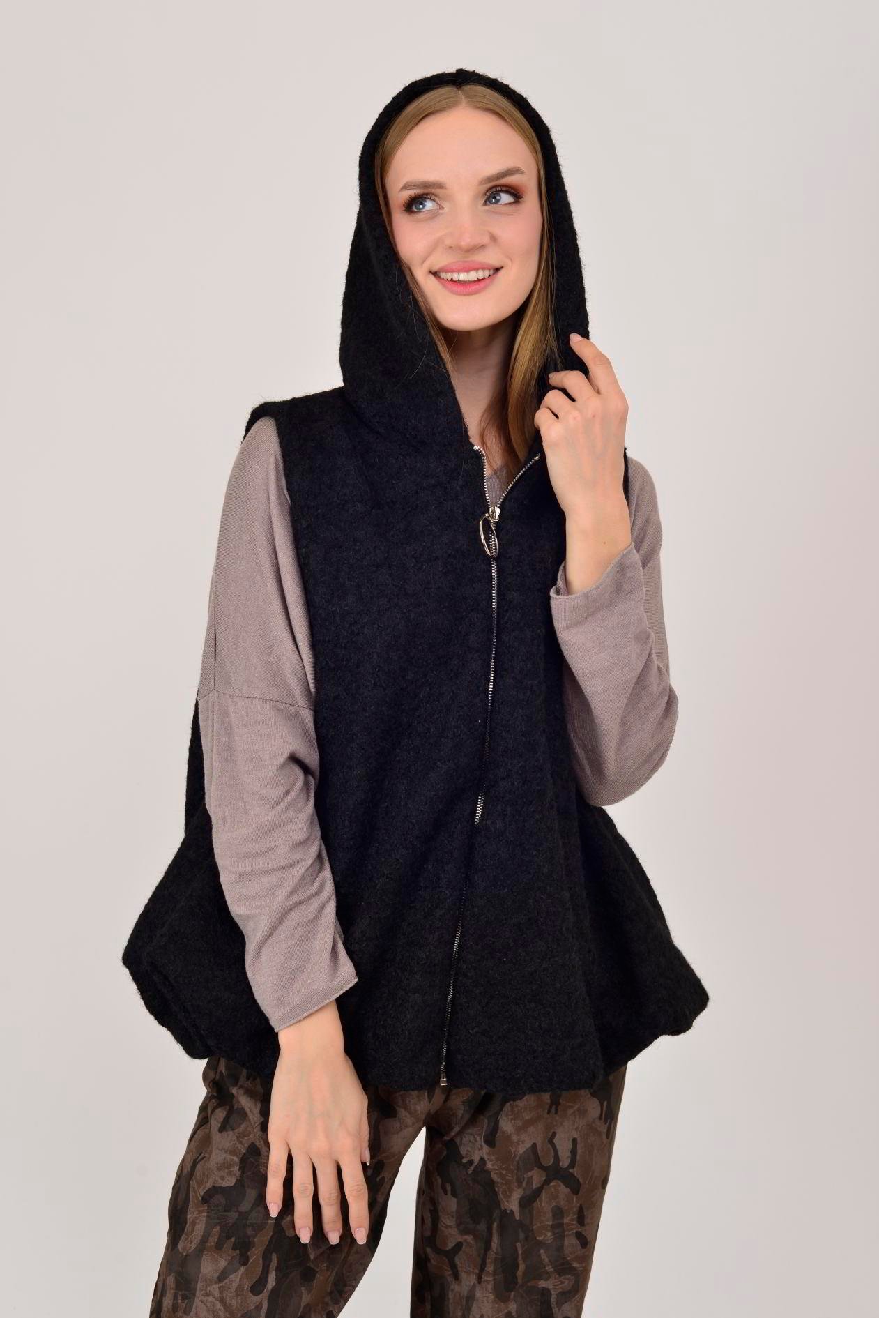 60909 KAPÜŞON DETAYLI KEÇE YELEK